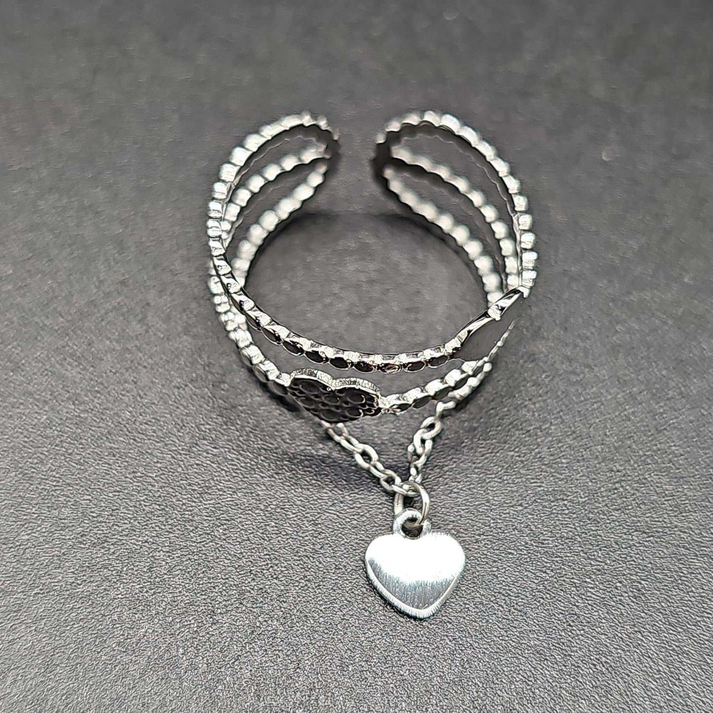Bague triple rang ouverte ajustable trois anneaux acier inoxydable perlé doré argenté coeurs lisses martelés chaînette pampille forme coeur