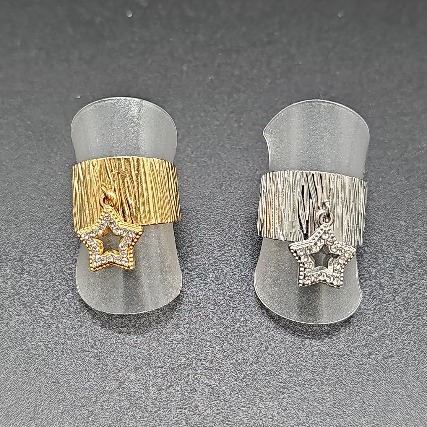 Bague anneau large ajustable acier inoxydable doré ou argenté – étoile ajourée strass