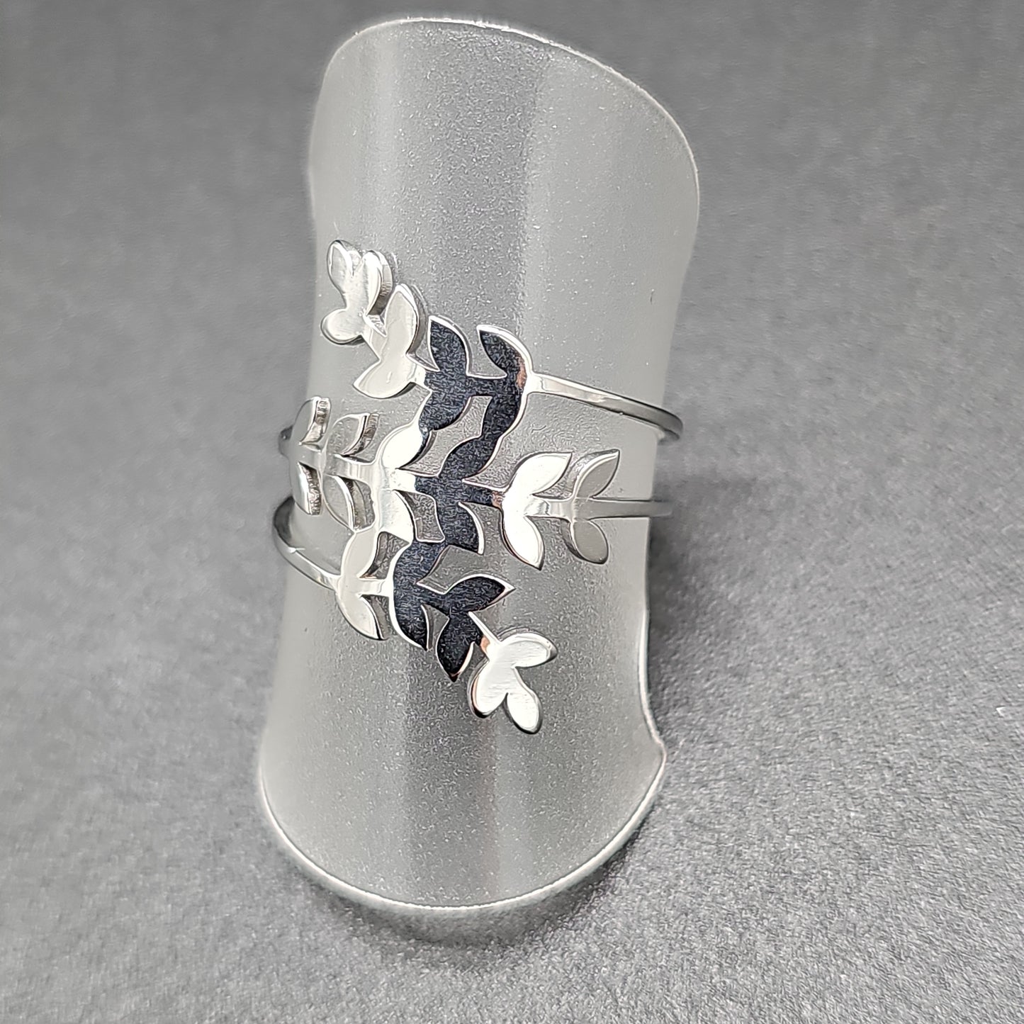 Bague triple rang feuilles d’olivier ajustable – acier inoxydable doré ou argenté