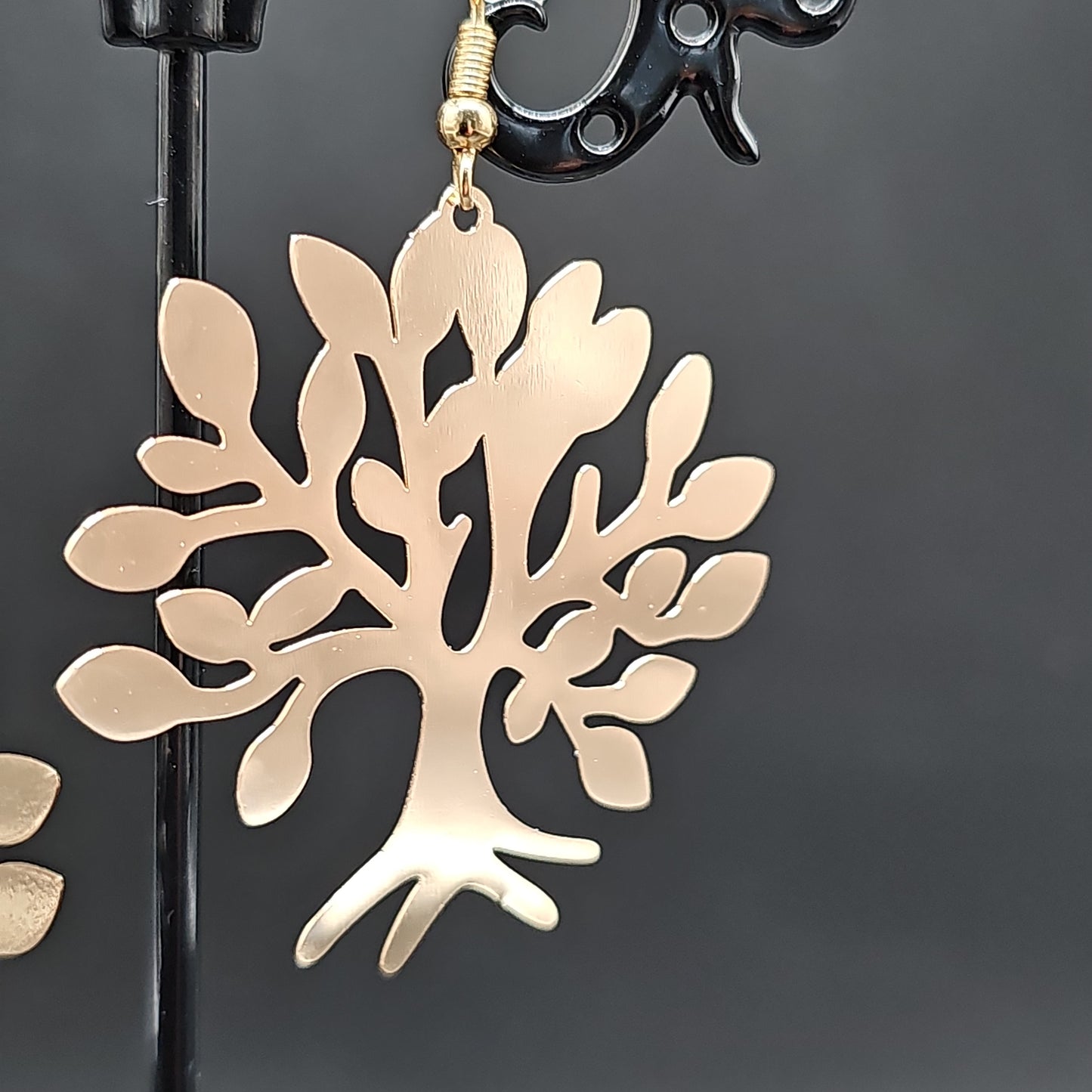 Boucles d’oreilles arbre de vie dorées – Acier inoxydable hypoallergénique