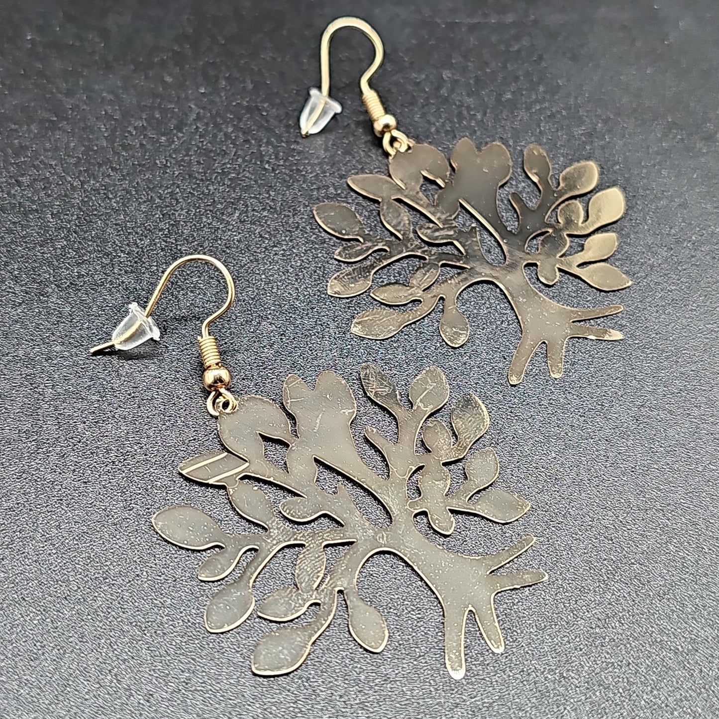 Boucles d’oreilles arbre de vie dorées – Acier inoxydable hypoallergénique