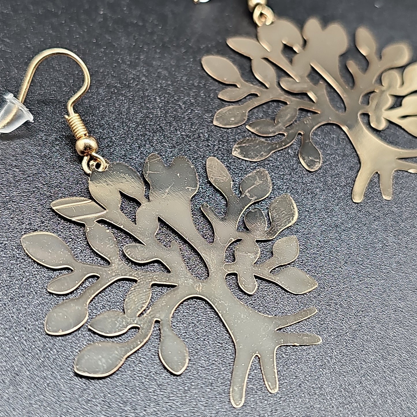 Boucles d’oreilles arbre de vie dorées – Acier inoxydable hypoallergénique