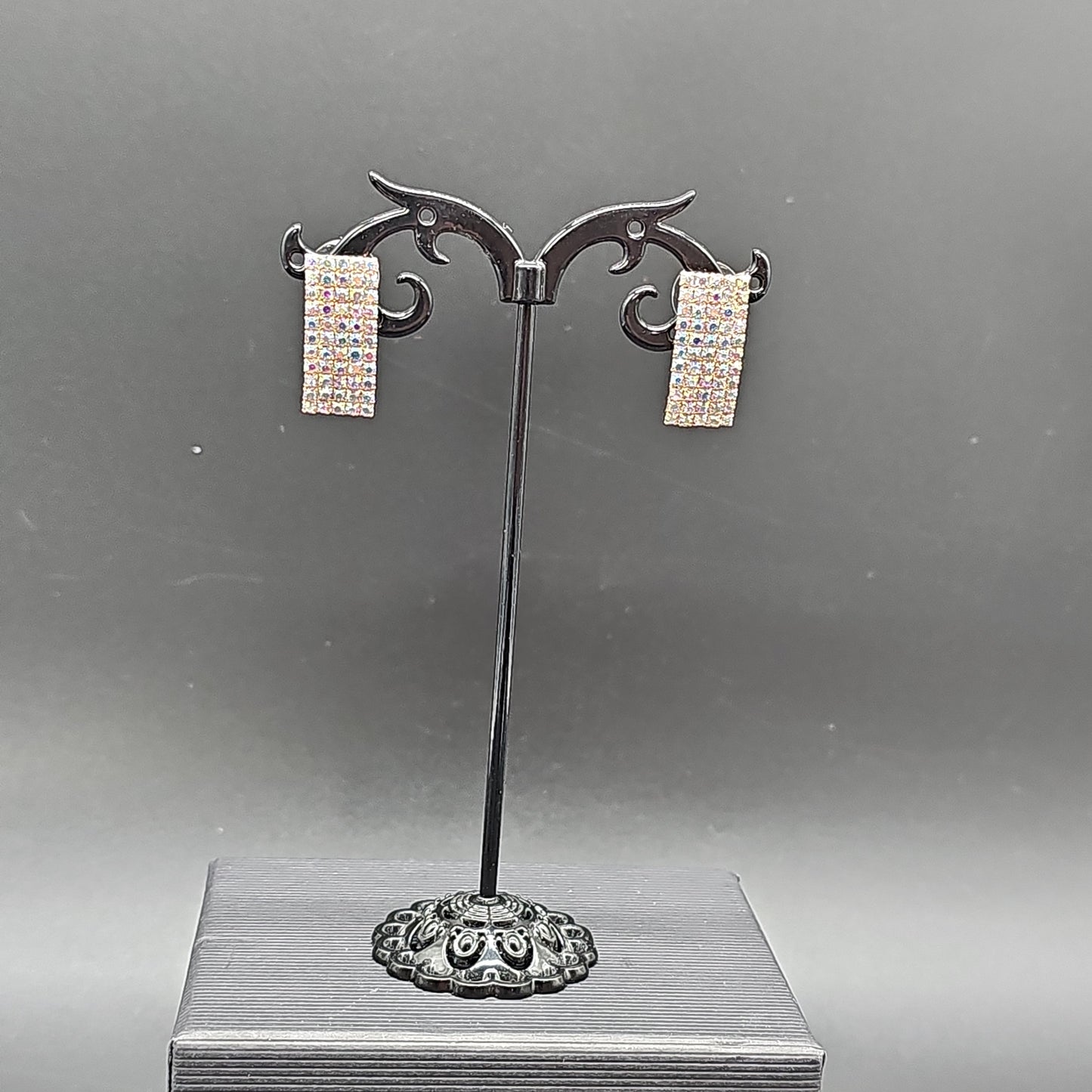 Boucles pendantes rectangulaires dorées – acier inoxydable strass