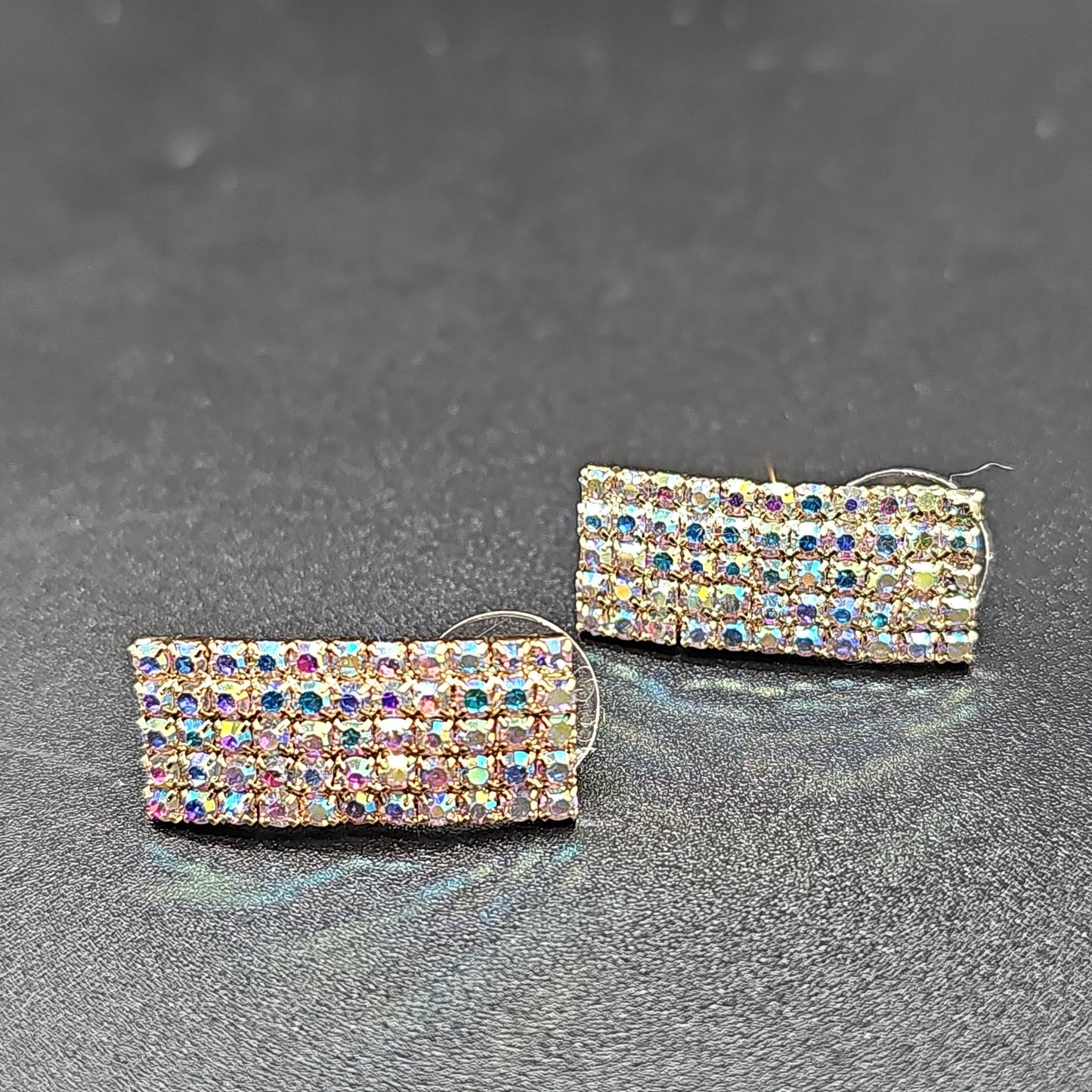 Boucles pendantes rectangulaires dorées – acier inoxydable strass