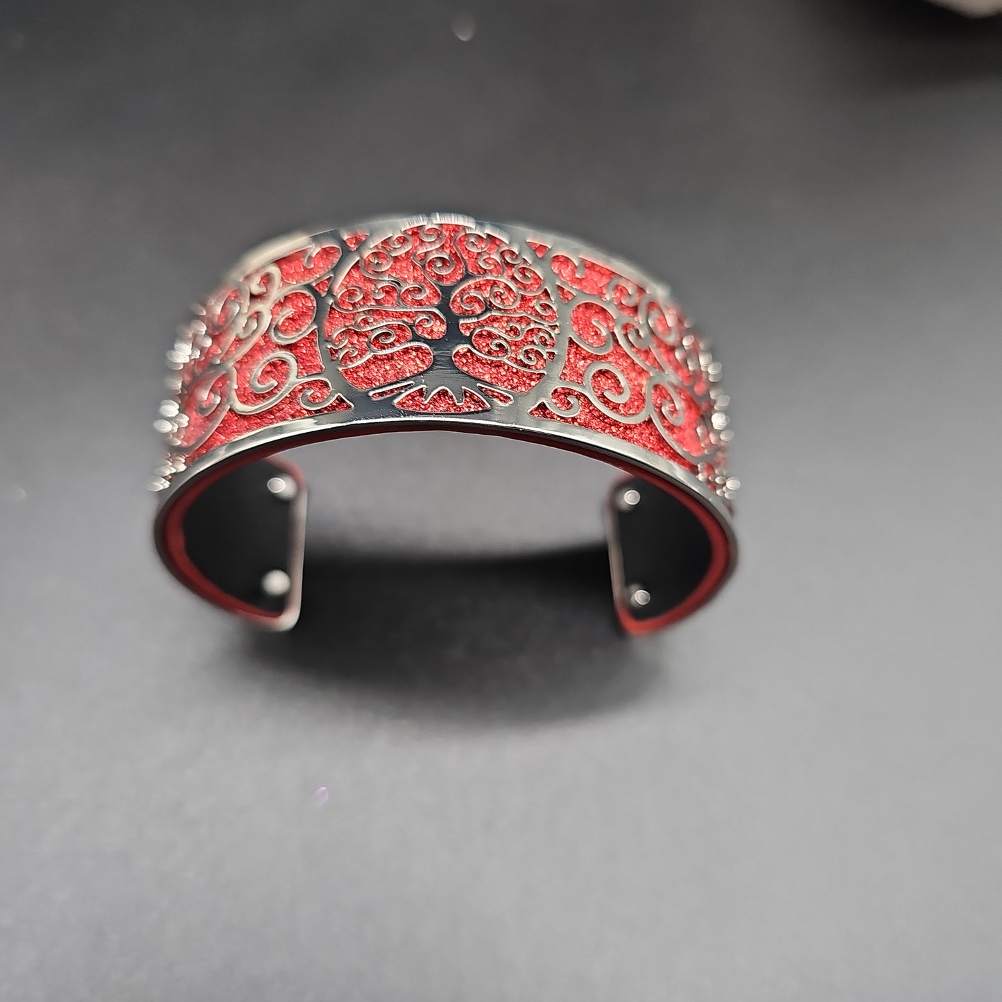 Bracelet manchette argenté arbre de vie en simili cuir coloré – acier inoxydable