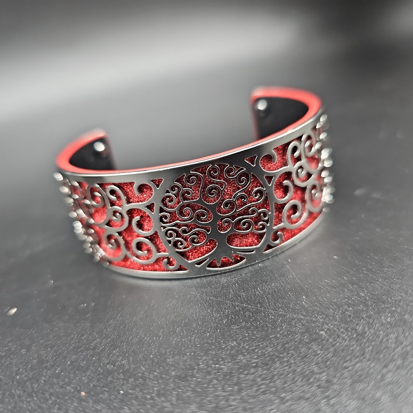 Bracelet manchette argenté arbre de vie en simili cuir coloré – acier inoxydable