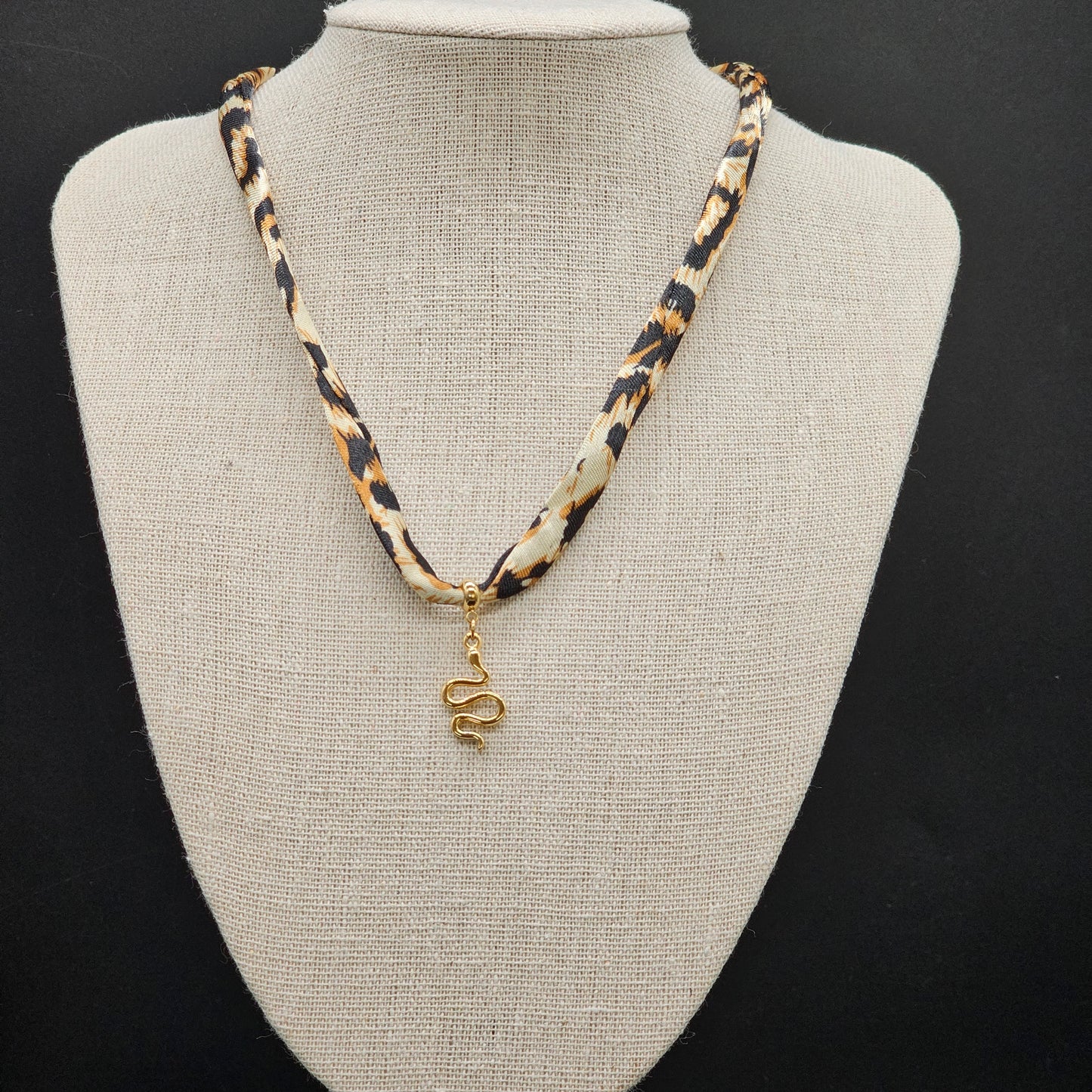 Bijou 2 en 1 Léopard doré – Collier ou bracelet pampille serpent doré