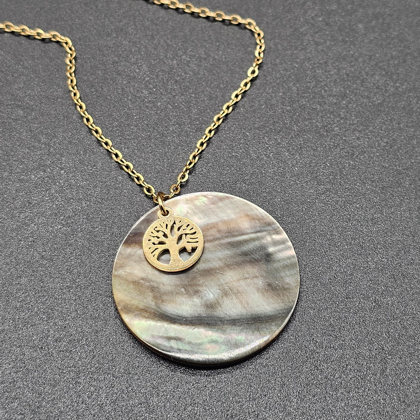 Collier doré acier inoxydable – Pendentif nacre & arbre de vie, chic et symbolique