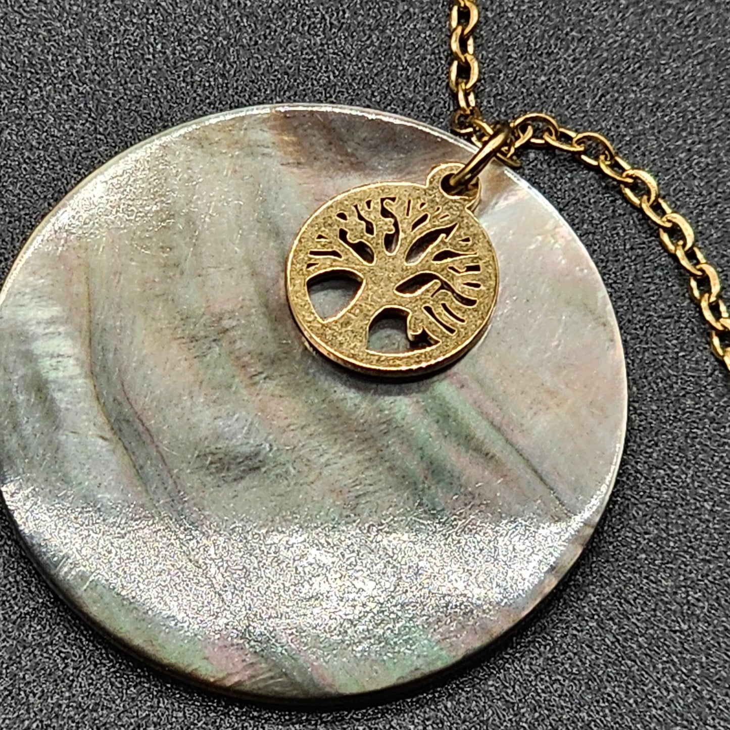 Collier doré acier inoxydable – Pendentif nacre & arbre de vie, chic et symbolique