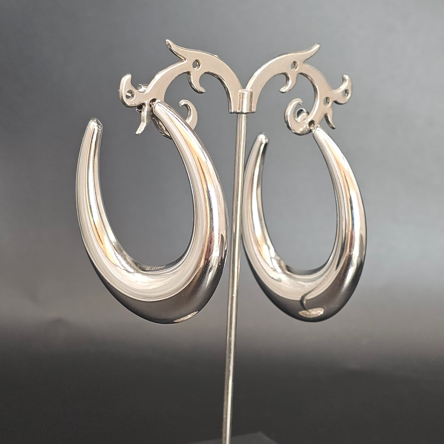 Boucles d’oreilles ovales argentées grand format – acier inoxydable