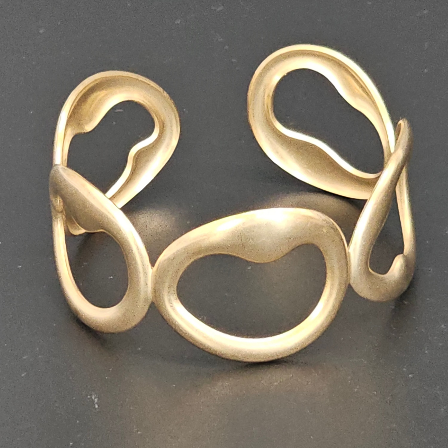 Bracelet doré à maillons graphiques – acier inoxydable