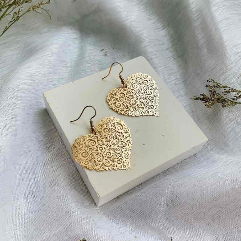 Boucles cœur ajouré en acier inoxydable – Doré ou Argenté