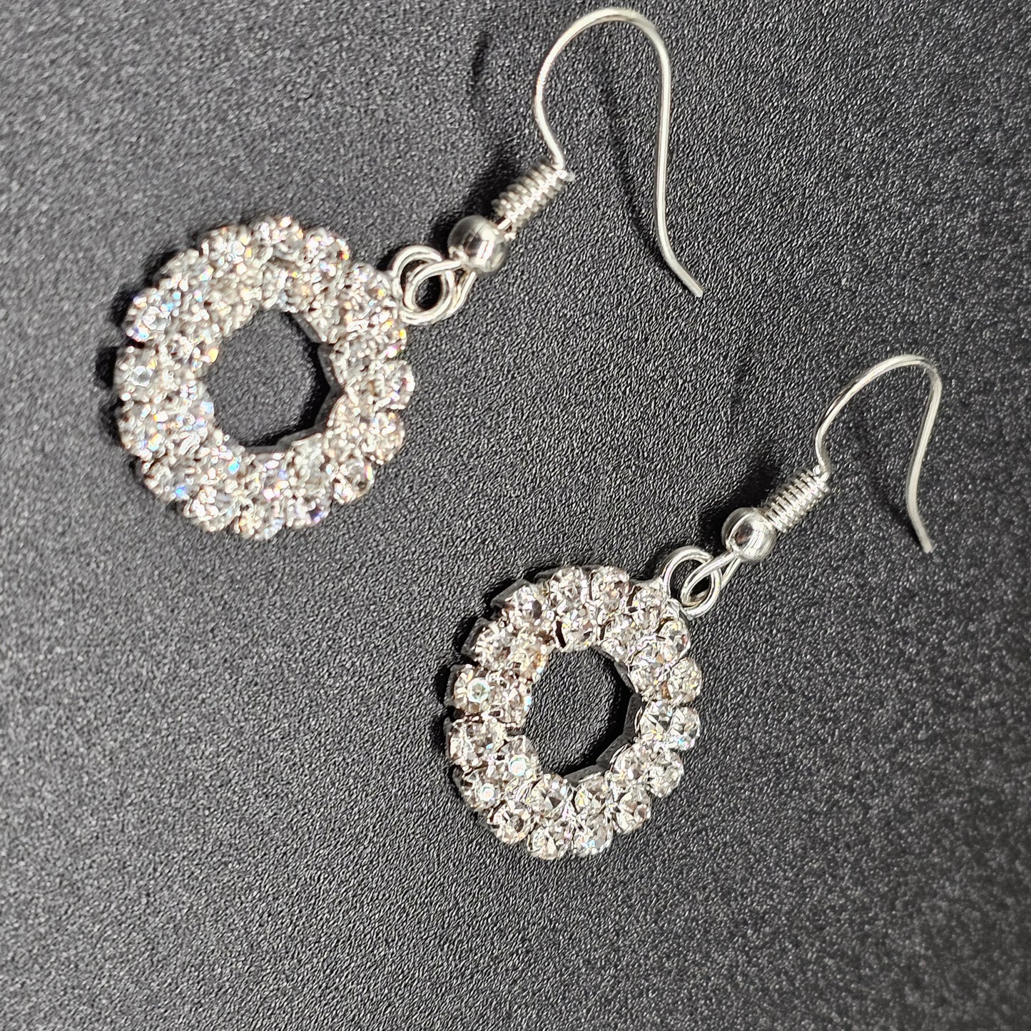 Parure strass brillante – Collier pendentif & boucles d’oreilles assorties