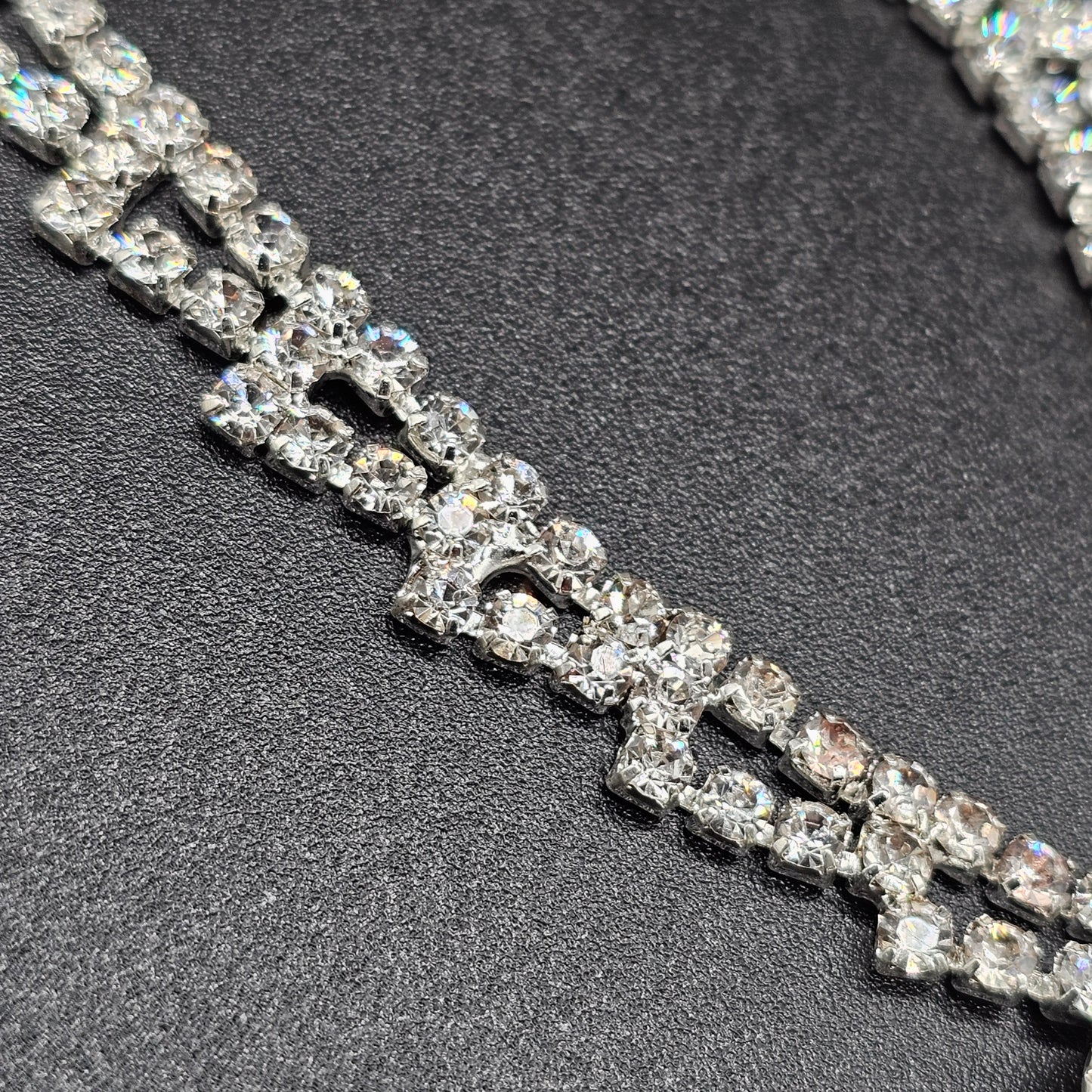 Parure strass brillante – Collier pendentif & boucles d’oreilles assorties