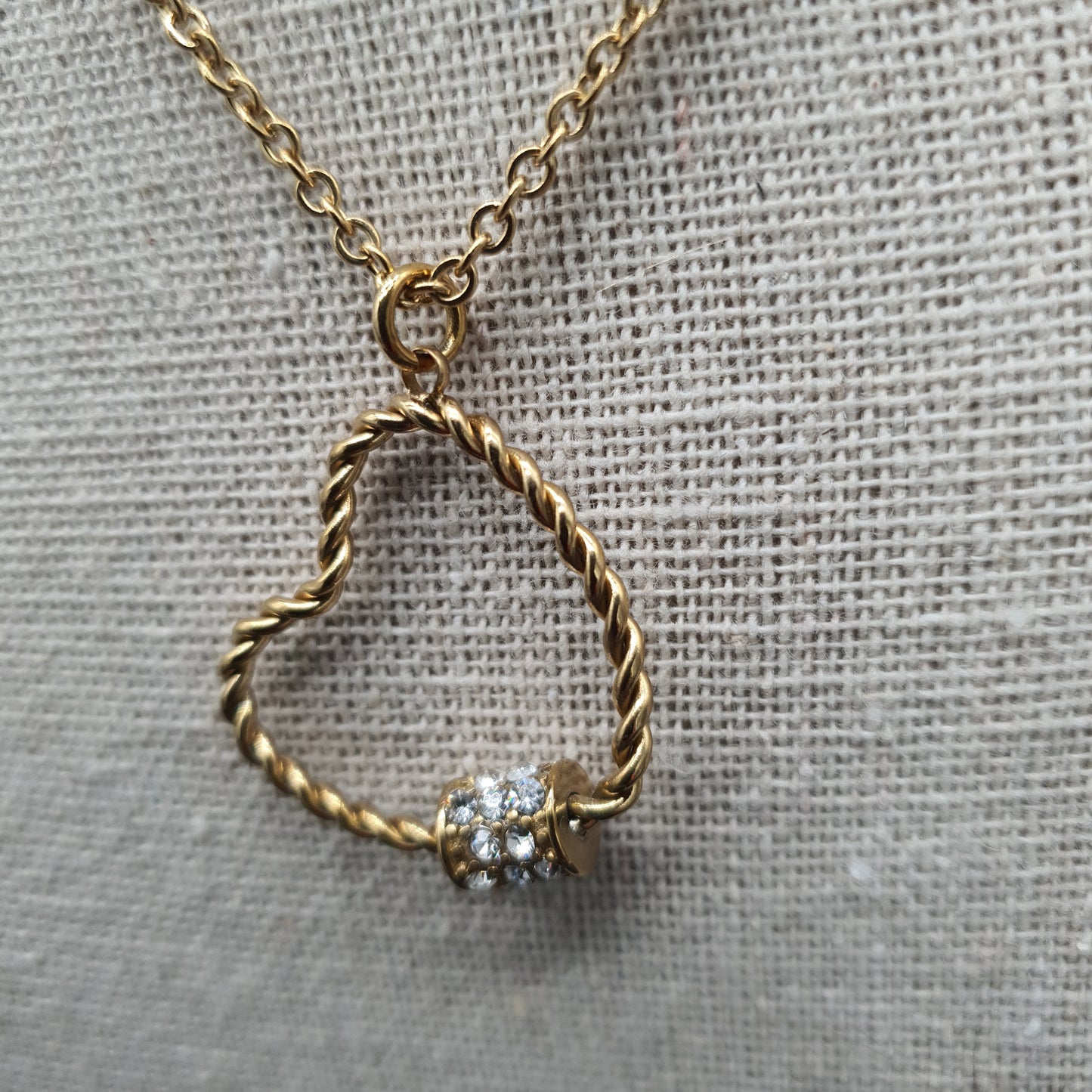 Collier doré acier inoxydable – Maille serpent & pendentif cœur stass