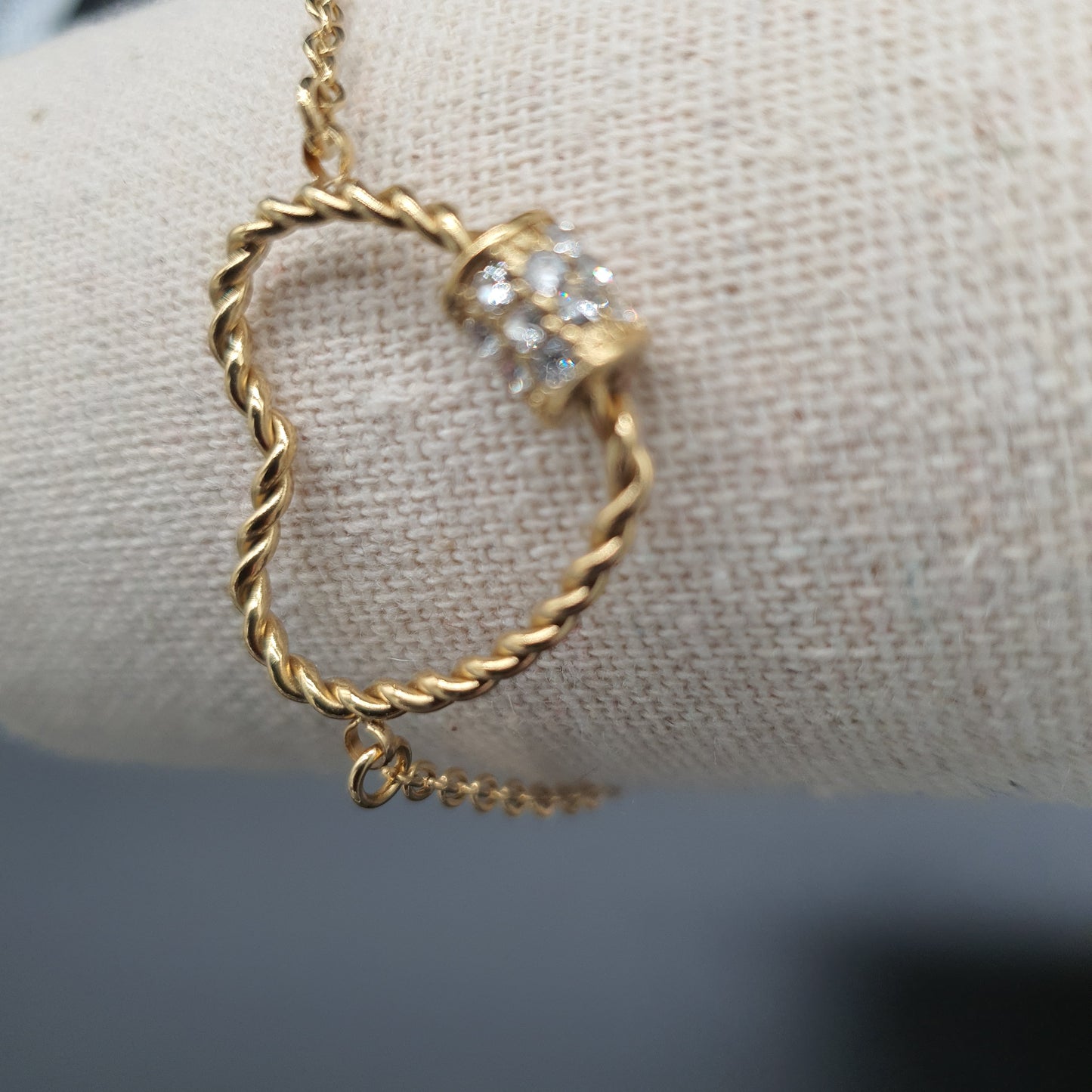 Bracelet acier doré coeur ajouré torsadé et strass Lilas de Seine
