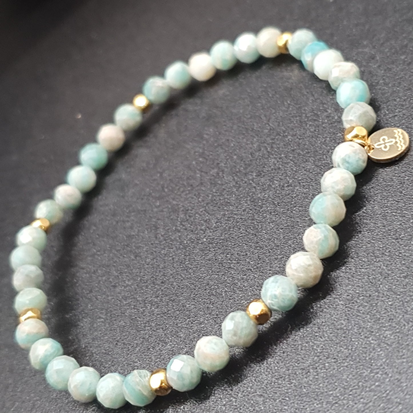 Bracelet perles d’eau douce et pampille acier inoxydable – Lilas de Seine