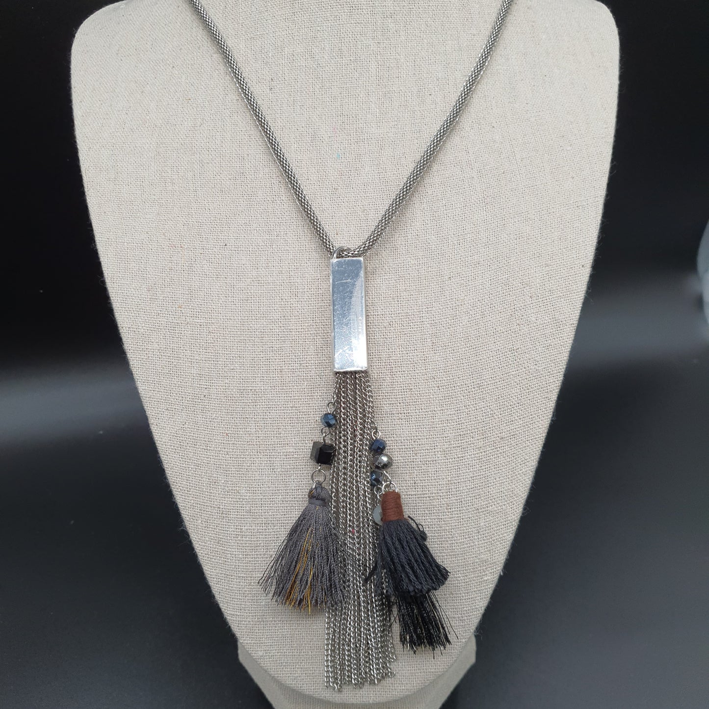 Collier sautoir argenté pendentif marbré rectangulaire blanc et chaînette fine