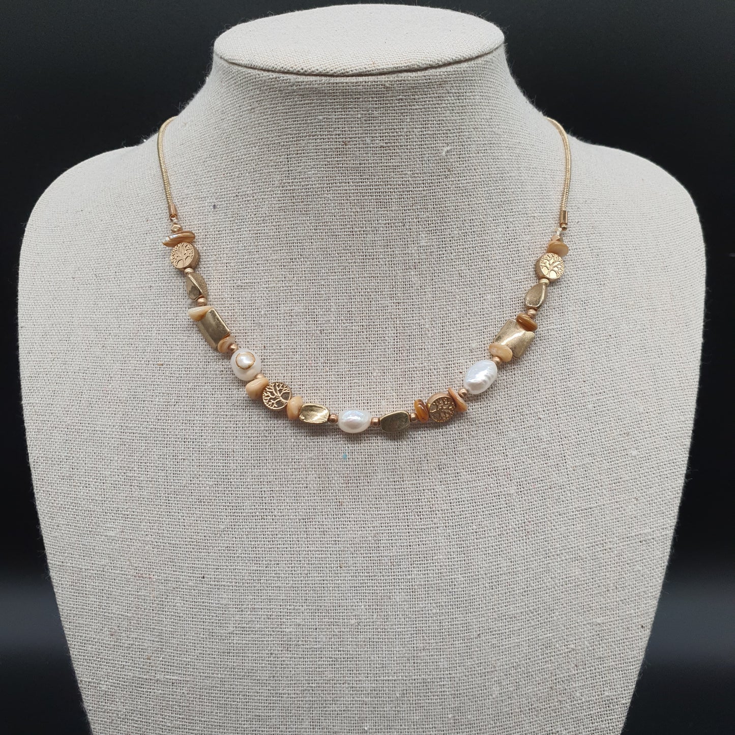 Collier doré chaîne maille serpent & pendentif arbre de vie avec perles d’eau douce