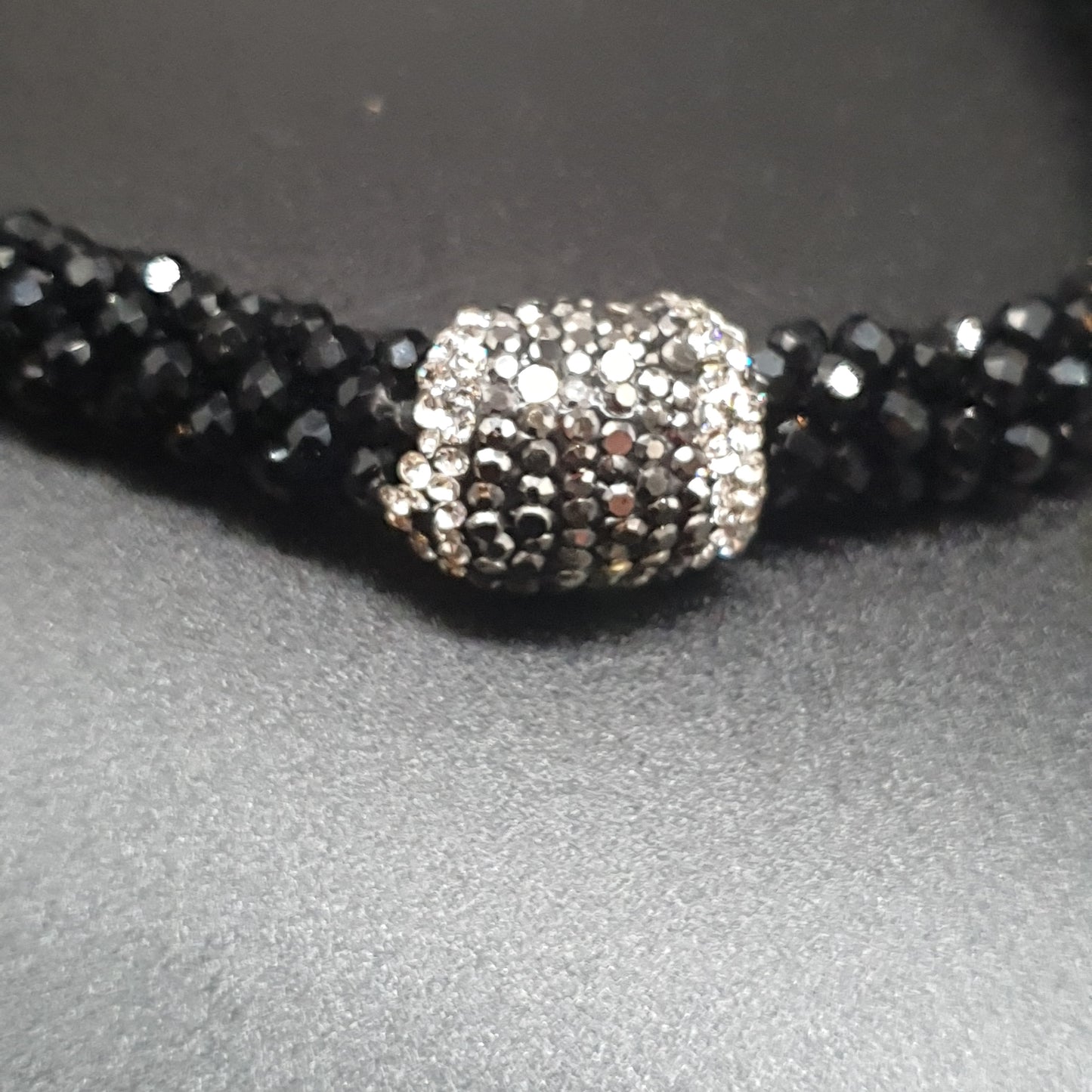 Collier aimanté perles cristal et pièce tube strass aimantée