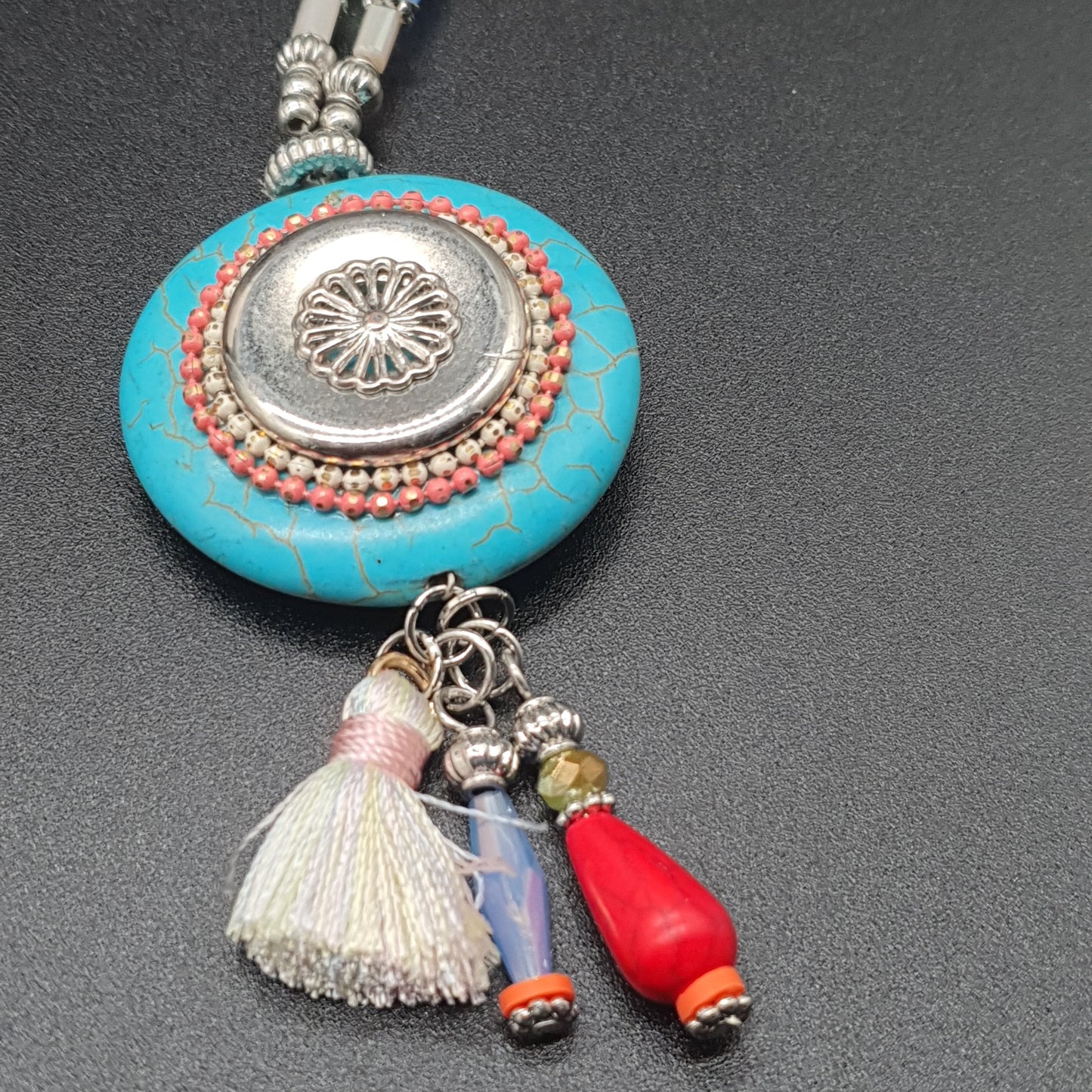 Collier sautoir cordon perles fantaisie et pièce marbrée – Bijou original coloré