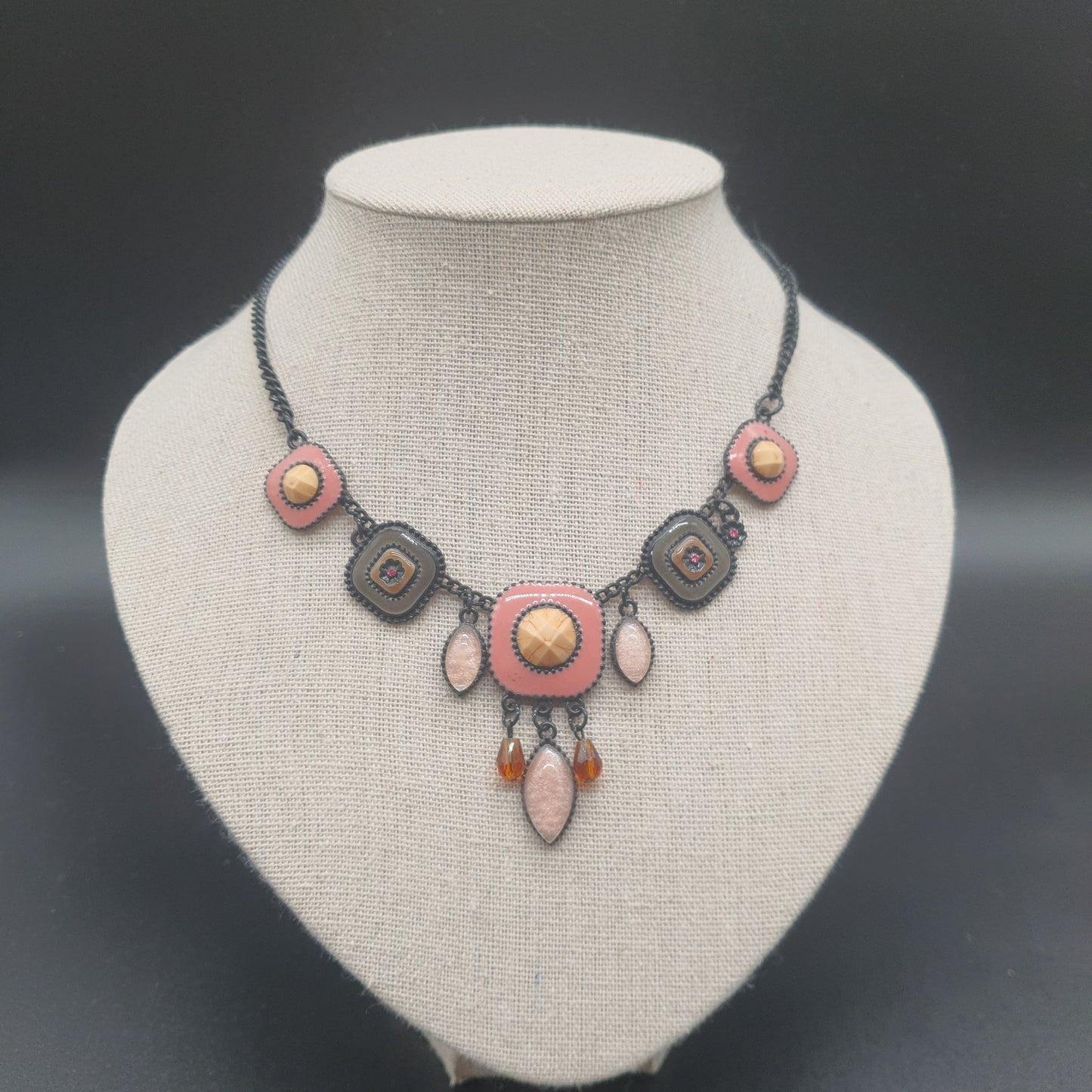 Collier chaîne maille gourmette noir pièces géométriques émail cuivre – Look moderne et audacieux