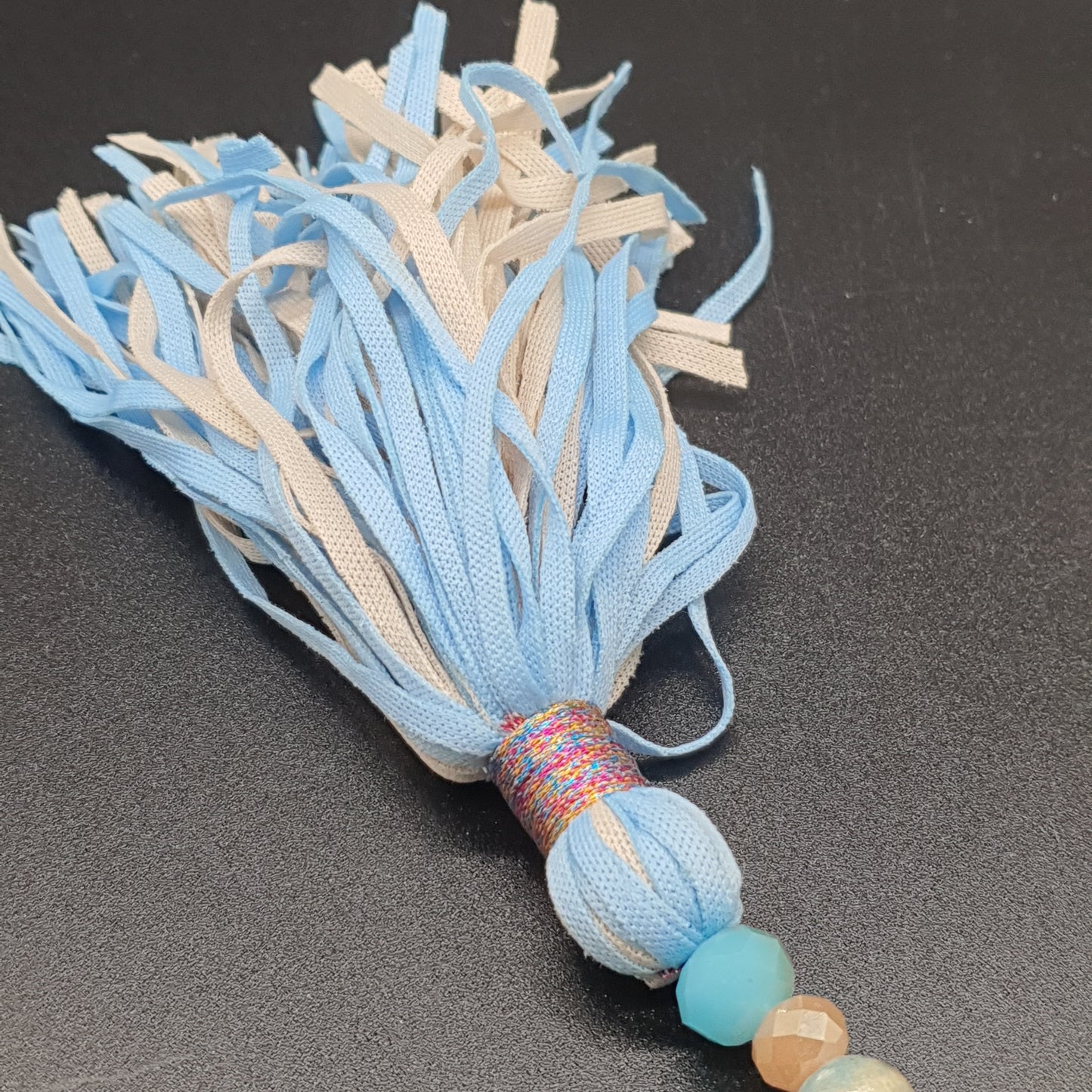 Collier sautoir perles en bois pierre reconstituée eau douce pendentif pompon tassel bleu