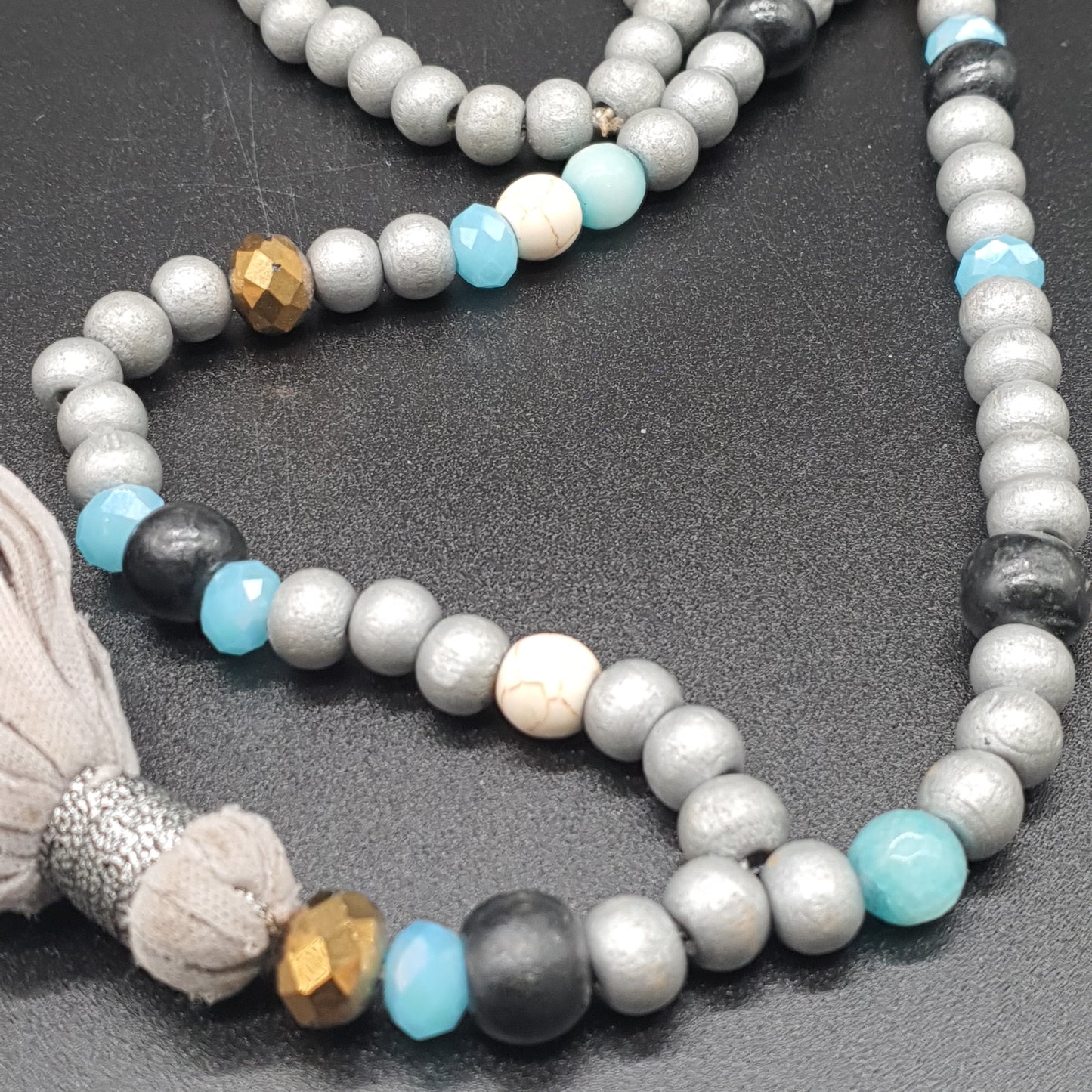 Collier sautoir perles bois et pierres reconstituées pampille tassel