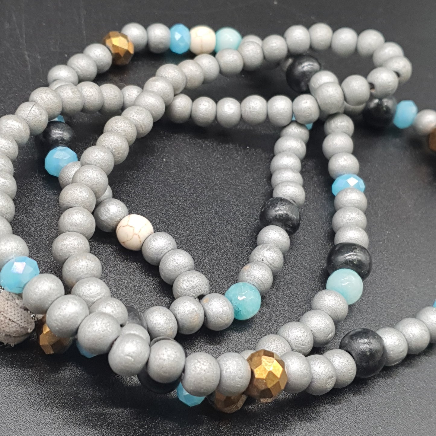 Collier sautoir perles bois et pierres reconstituées pampille tassel