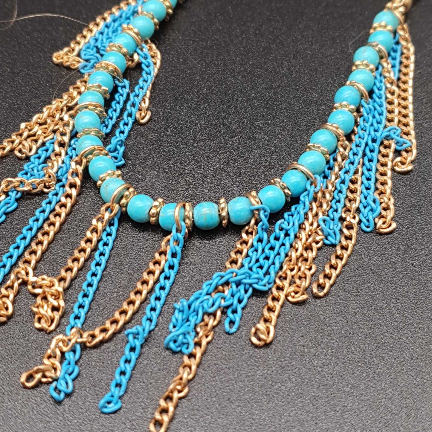 Collier doré maille forçat et perles pierre reconstituée