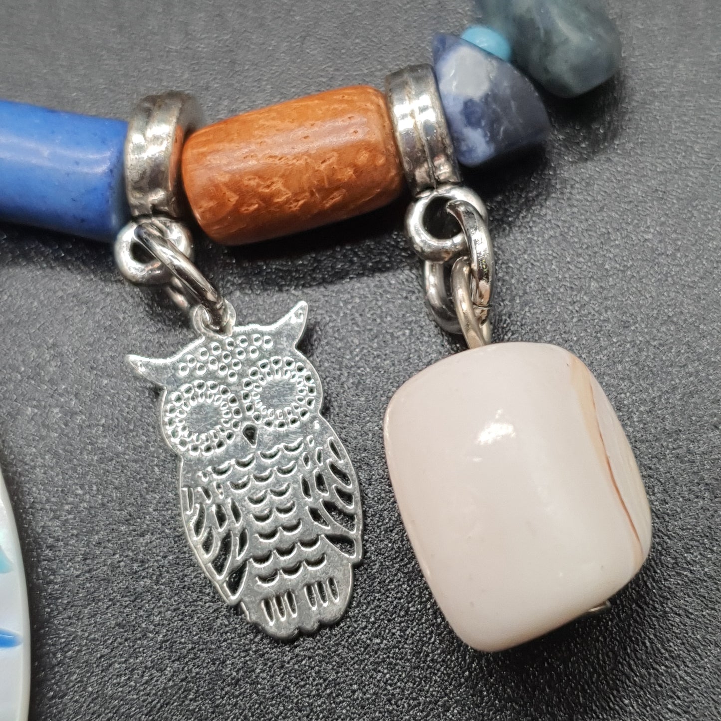 Collier bracelet 2 en 1 bleu cordon élastique suédine perles fantaisie pierre reconstituée acier inoxydable