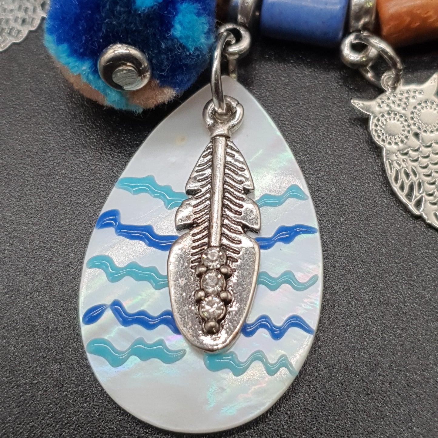 Collier bracelet 2 en 1 bleu cordon élastique suédine perles fantaisie pierre reconstituée acier inoxydable