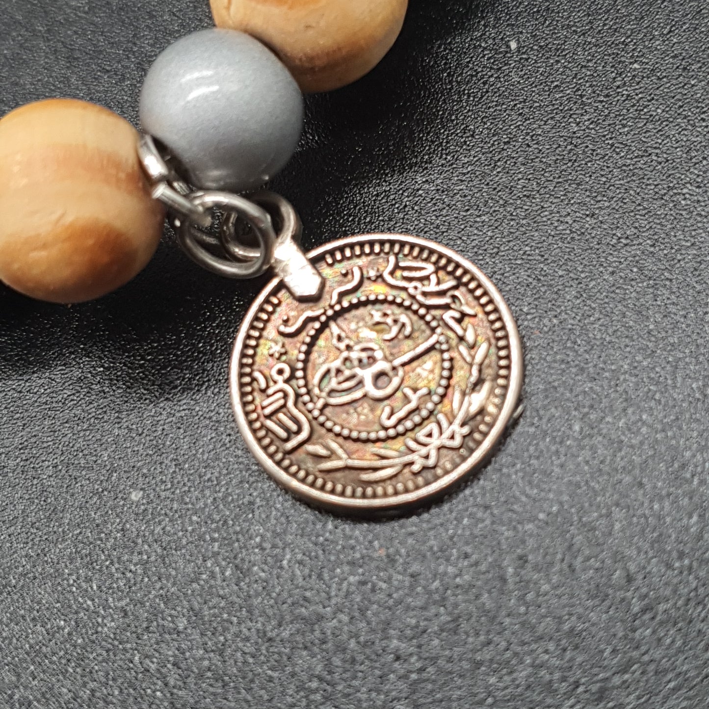 Bracelet élastique perles fantaisie bois pampille étoile pierre métal doré