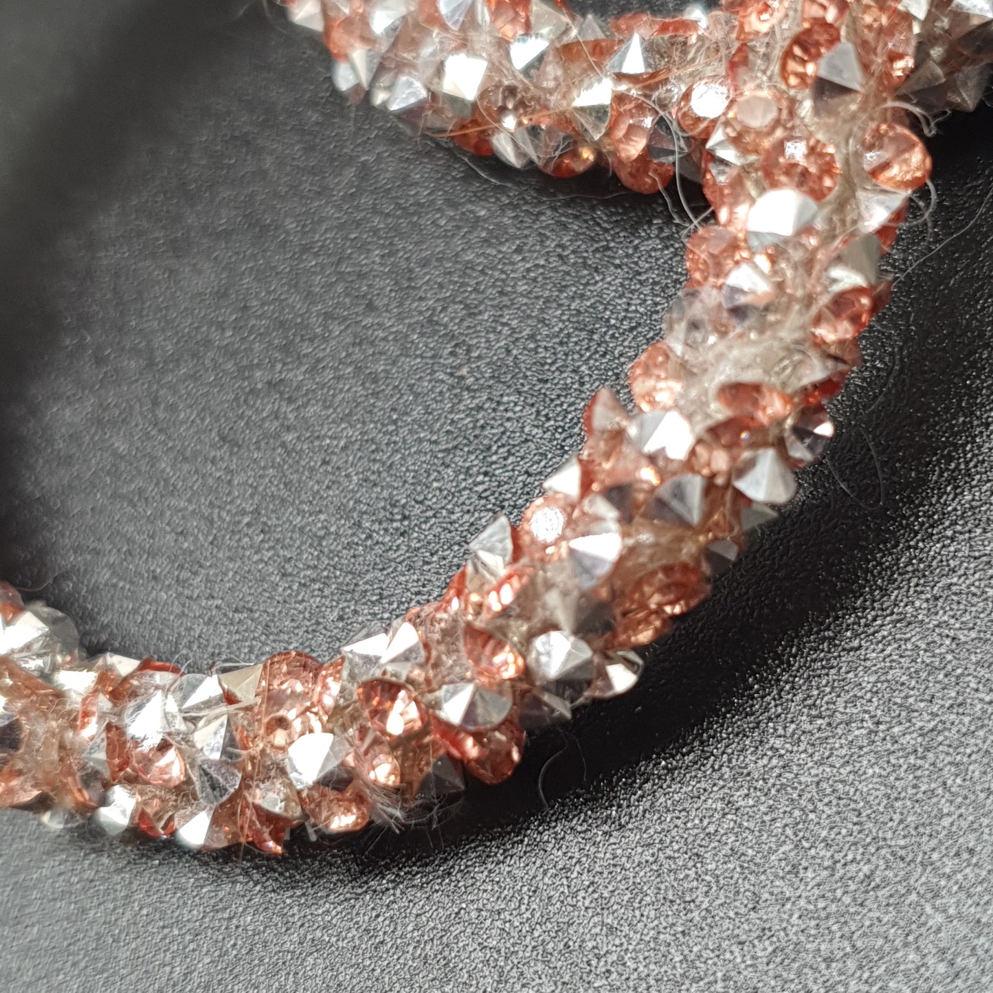 Créoles pendantes pavées – cristaux brillants rose gold