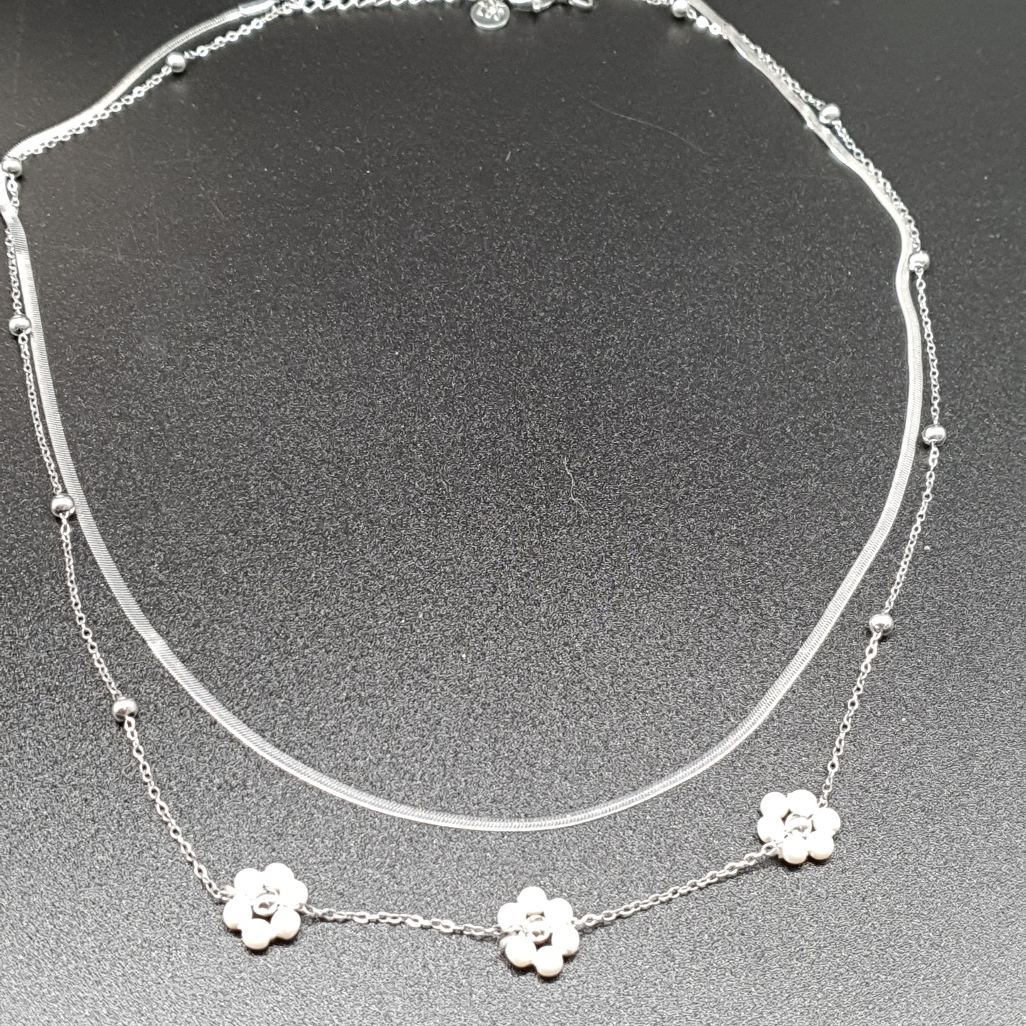 Collier double rang acier inoxydable argenté chaînes maille miroir & fleur