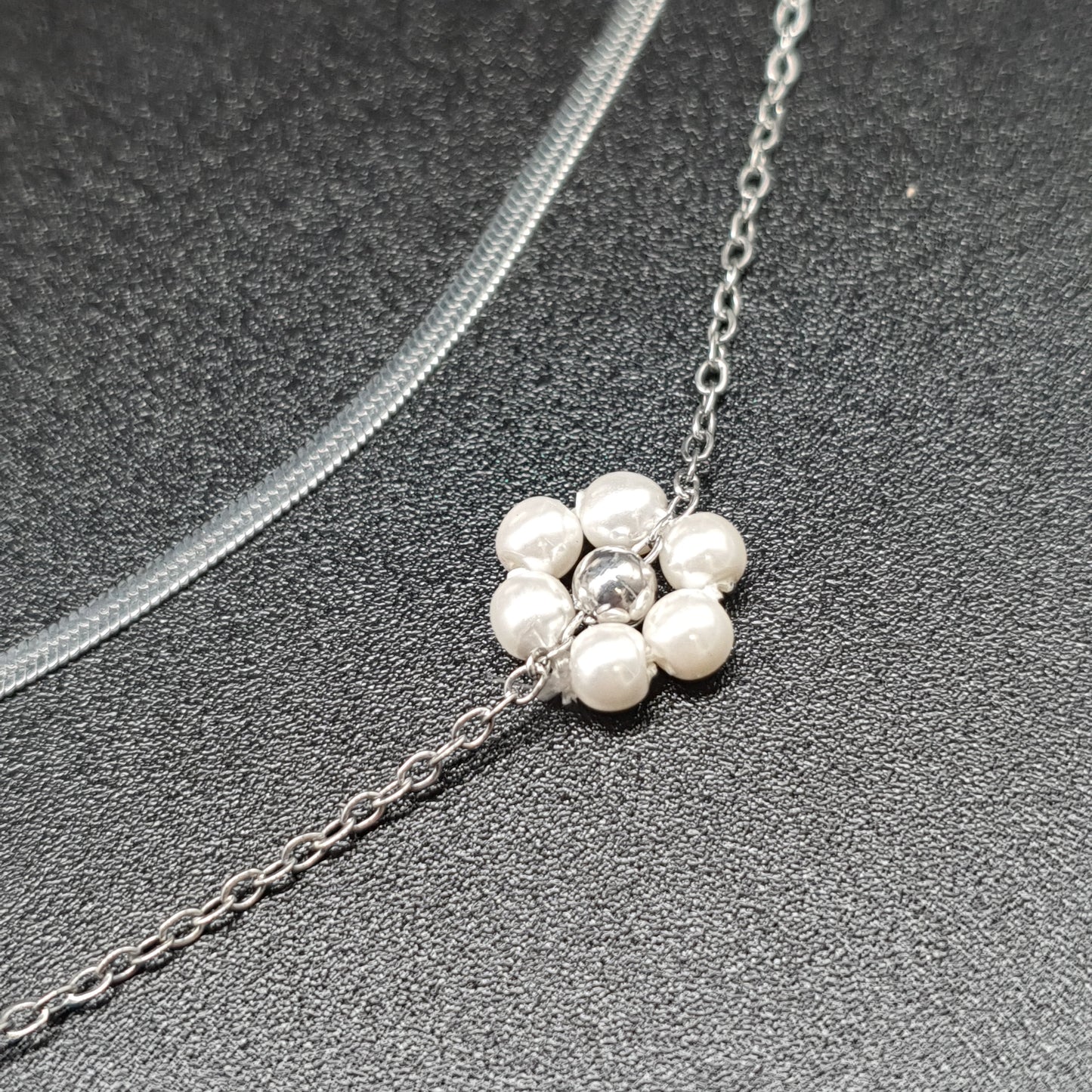 Collier double rang acier inoxydable argenté chaînes maille miroir & fleur