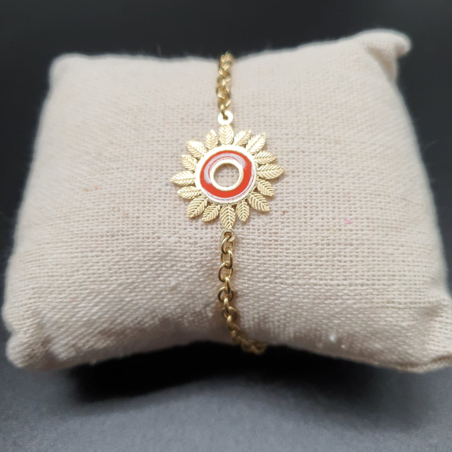 Bracelet acier inoxydable doré maille forçat – motif couronne de feuilles