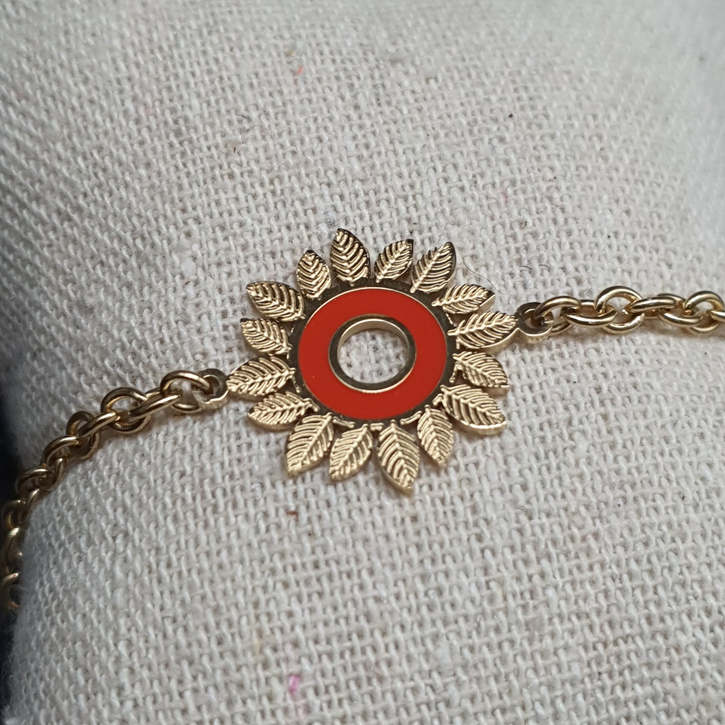 Bracelet acier inoxydable doré maille forçat – motif couronne de feuilles