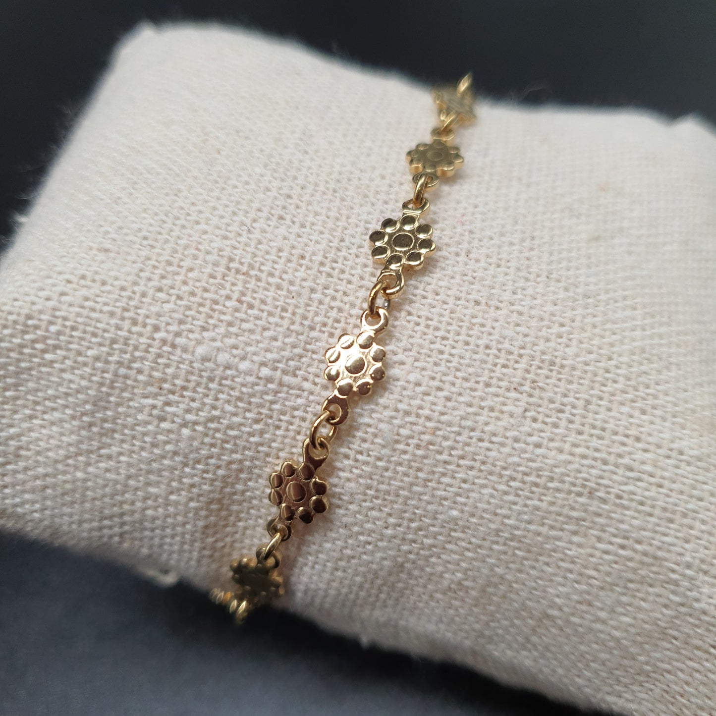 Bracelet chaîne acier doré fleurs fantaisie – Lilas de Seine