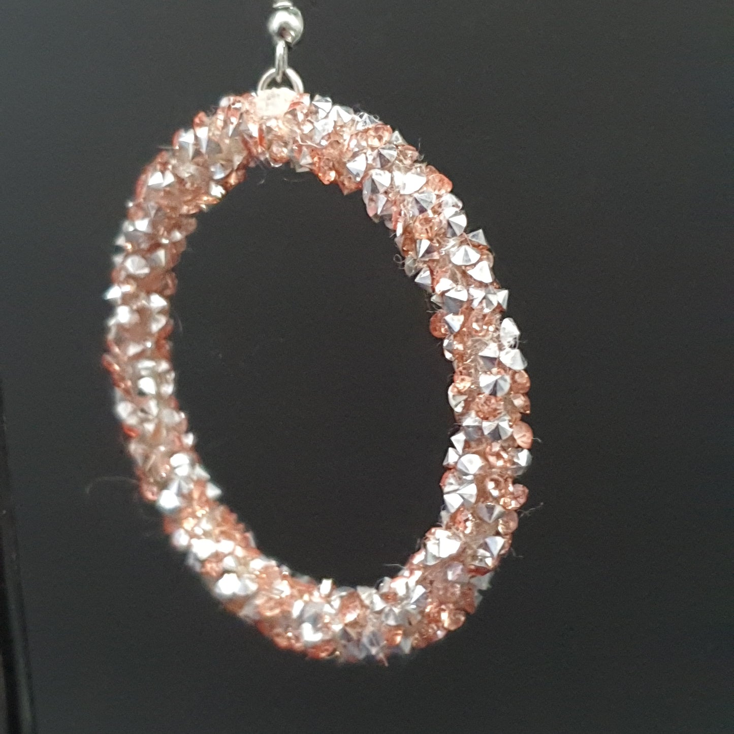Créoles pendantes pavées – cristaux brillants rose gold