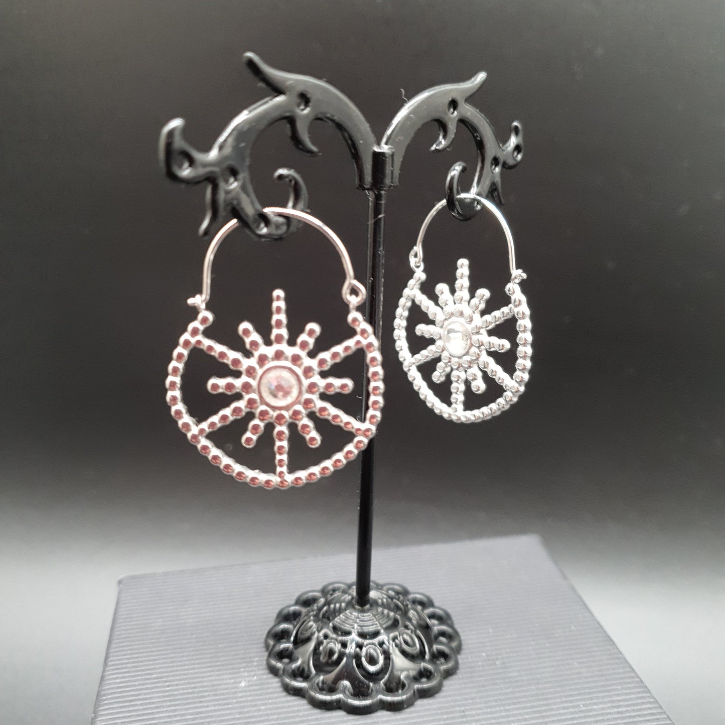 Boucles d'oreilles créoles acier inoxydable argenté soleil strass