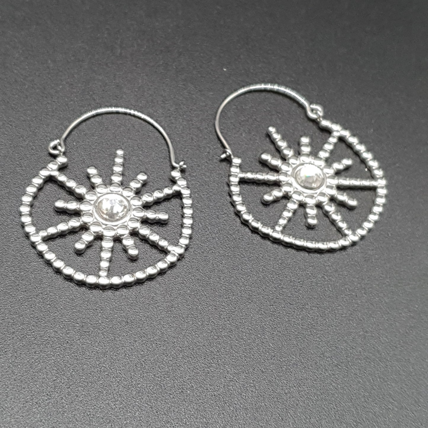 Boucles d'oreilles créoles acier inoxydable argenté soleil strass
