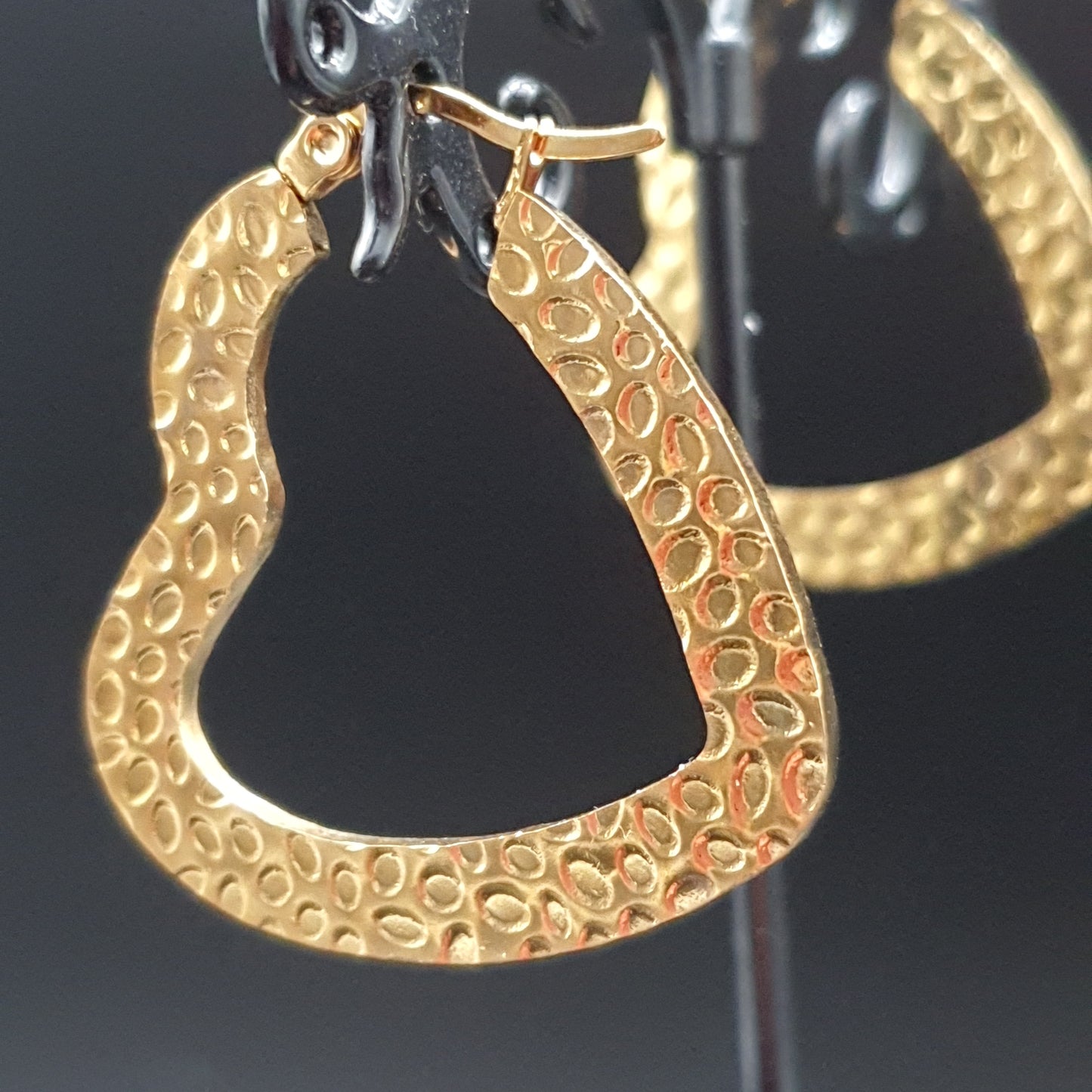 Boucles d’oreilles créoles cœur acier inoxydable doré ajouré – 35 mm