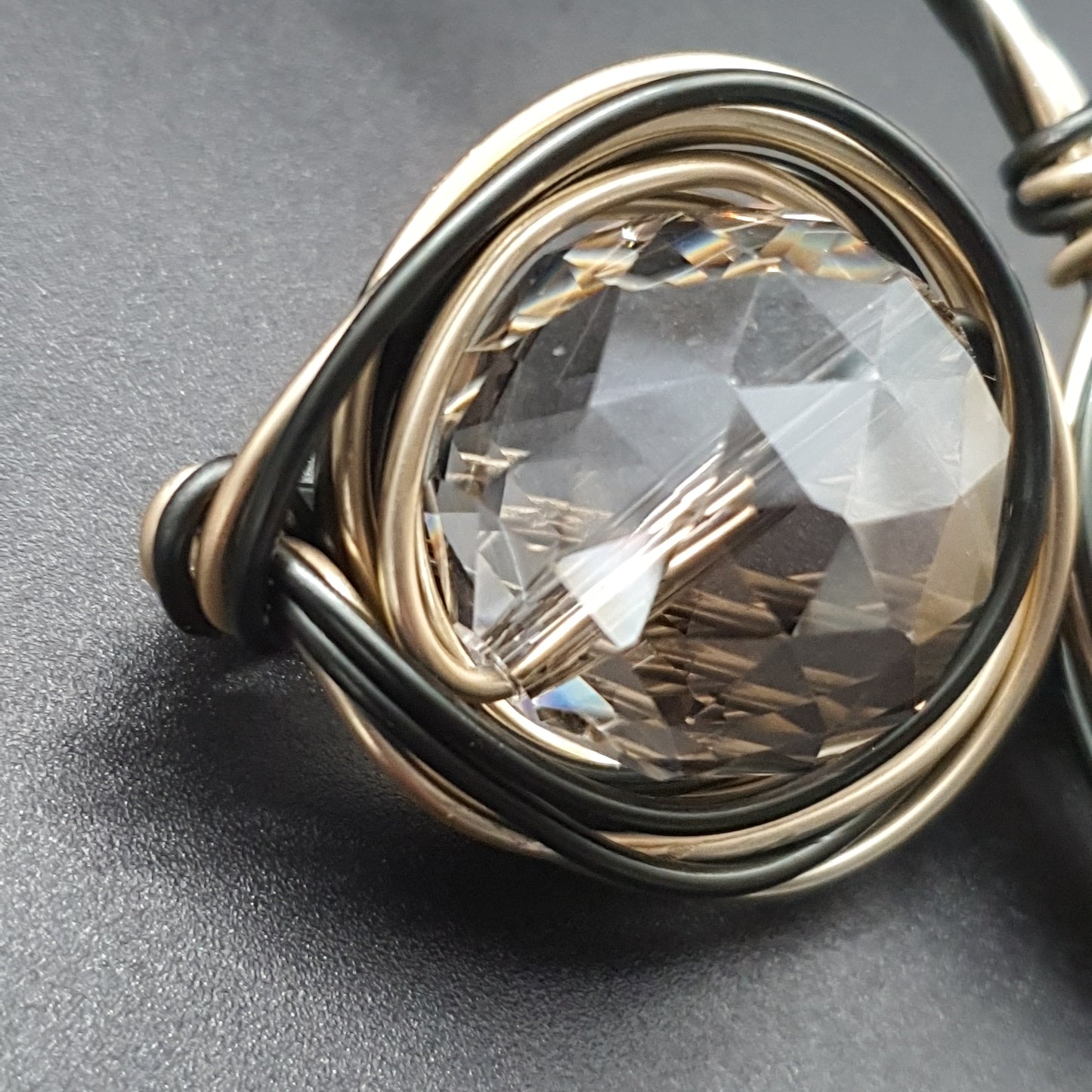 Collier modulable multi-positions – câbles torsadés & spirale métal, perle centrale