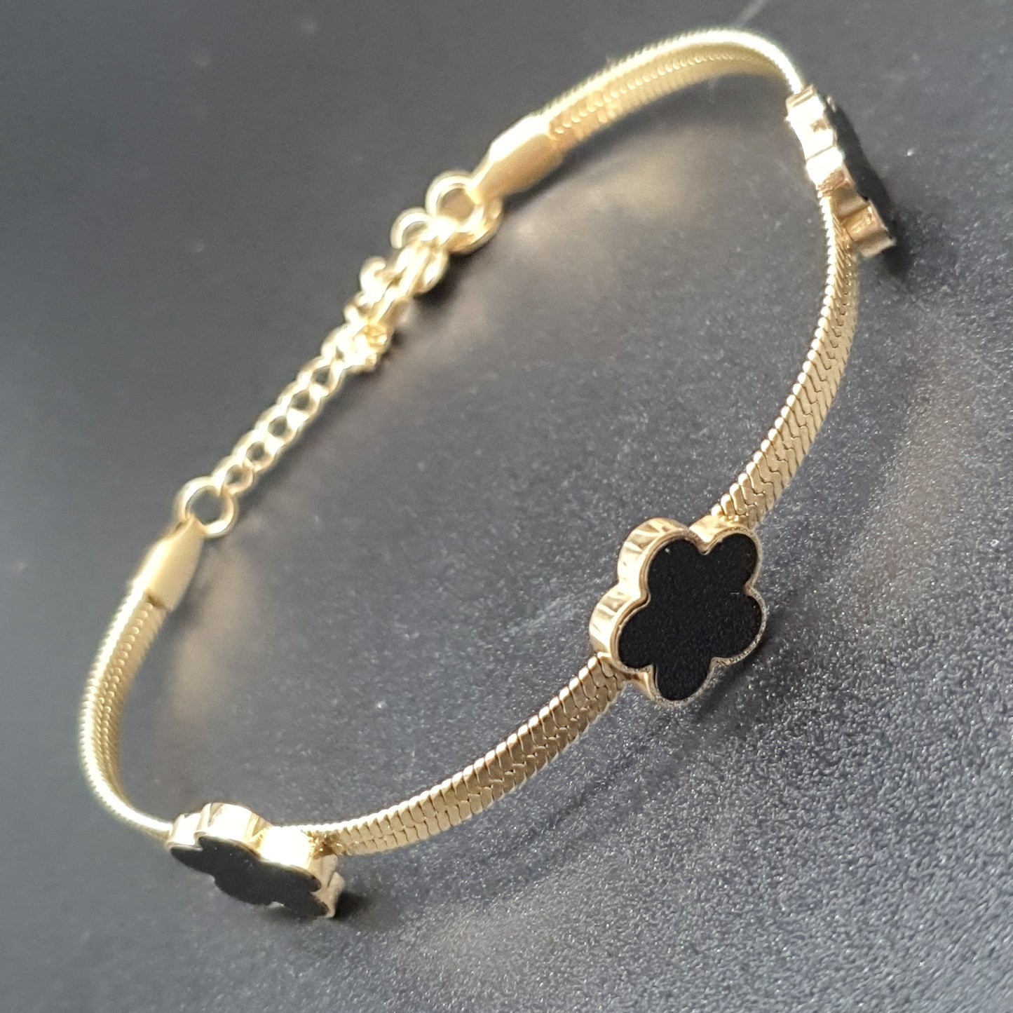 Bracelet acier inoxydable chaîne maille miroir dorée fleurs métal serties nacre