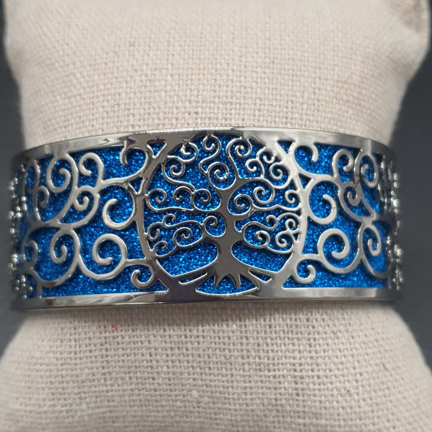 Bracelet manchette argenté arbre de vie en simili cuir coloré – acier inoxydable