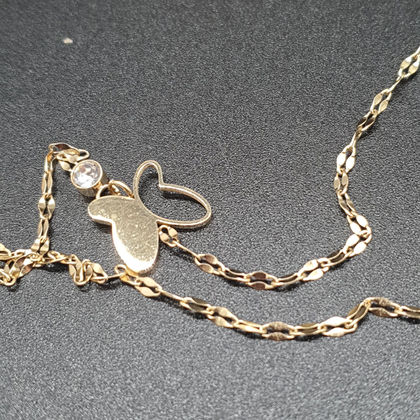 Collier sautoir acier inoxydable doré ou argenté – pendentif torsadé papillon nacre