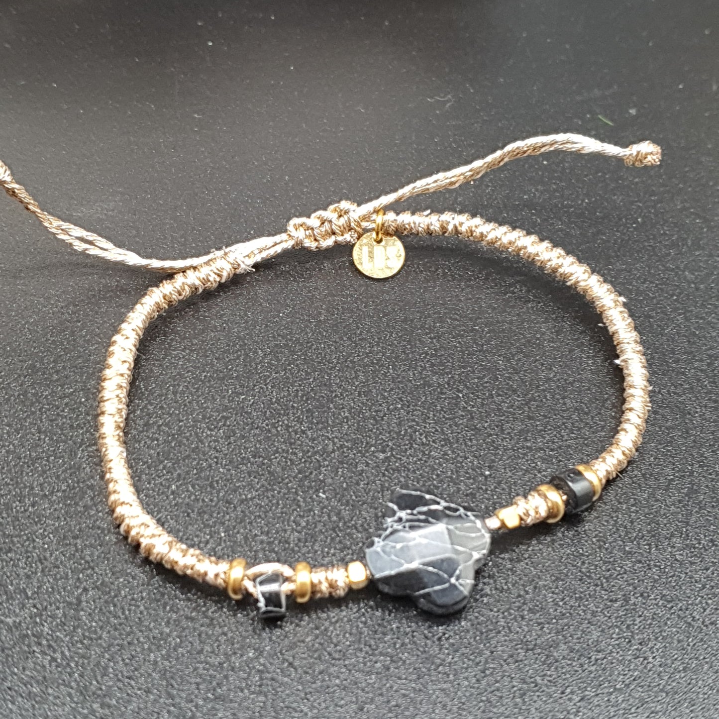 Bracelet doré acier inoxydable fils tressés perles dorées pierre naturelle