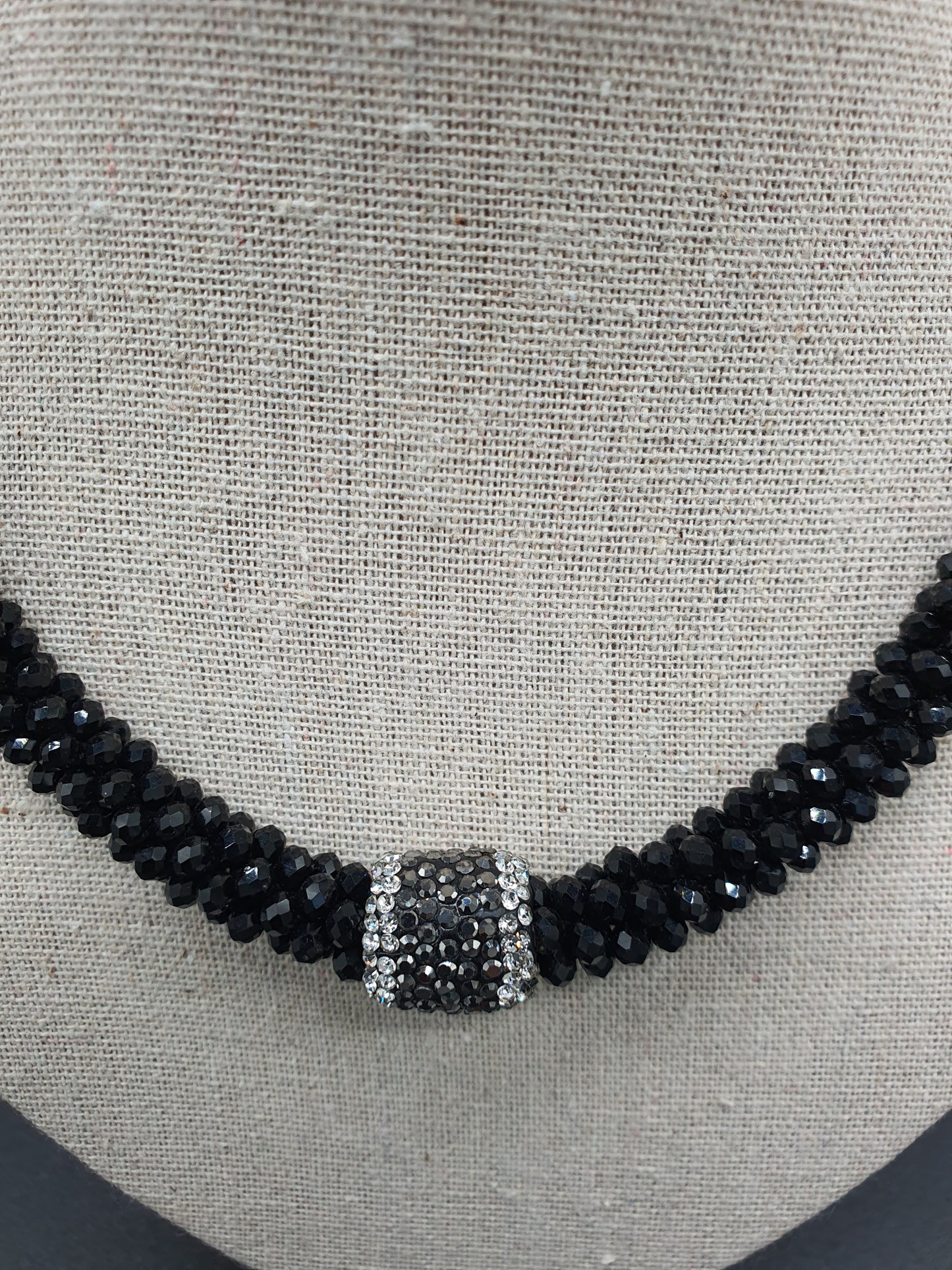 Collier aimanté perles cristal et pièce tube strass aimantée