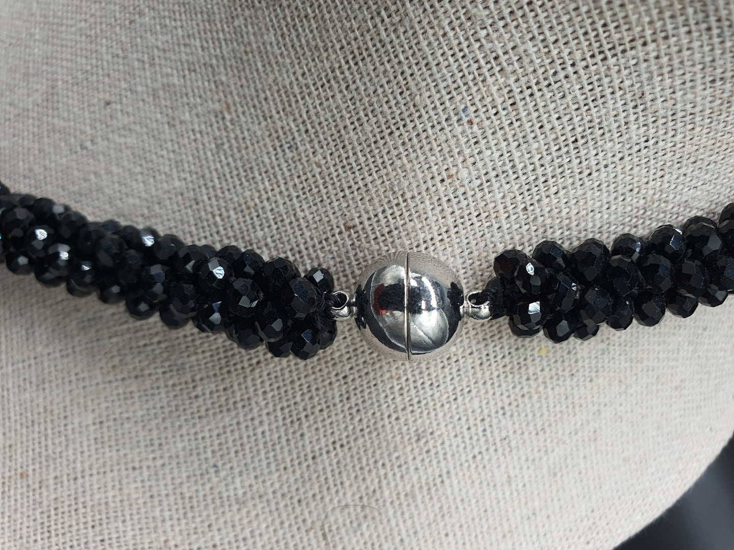 Collier aimanté perles cristal et pièce tube strass aimantée